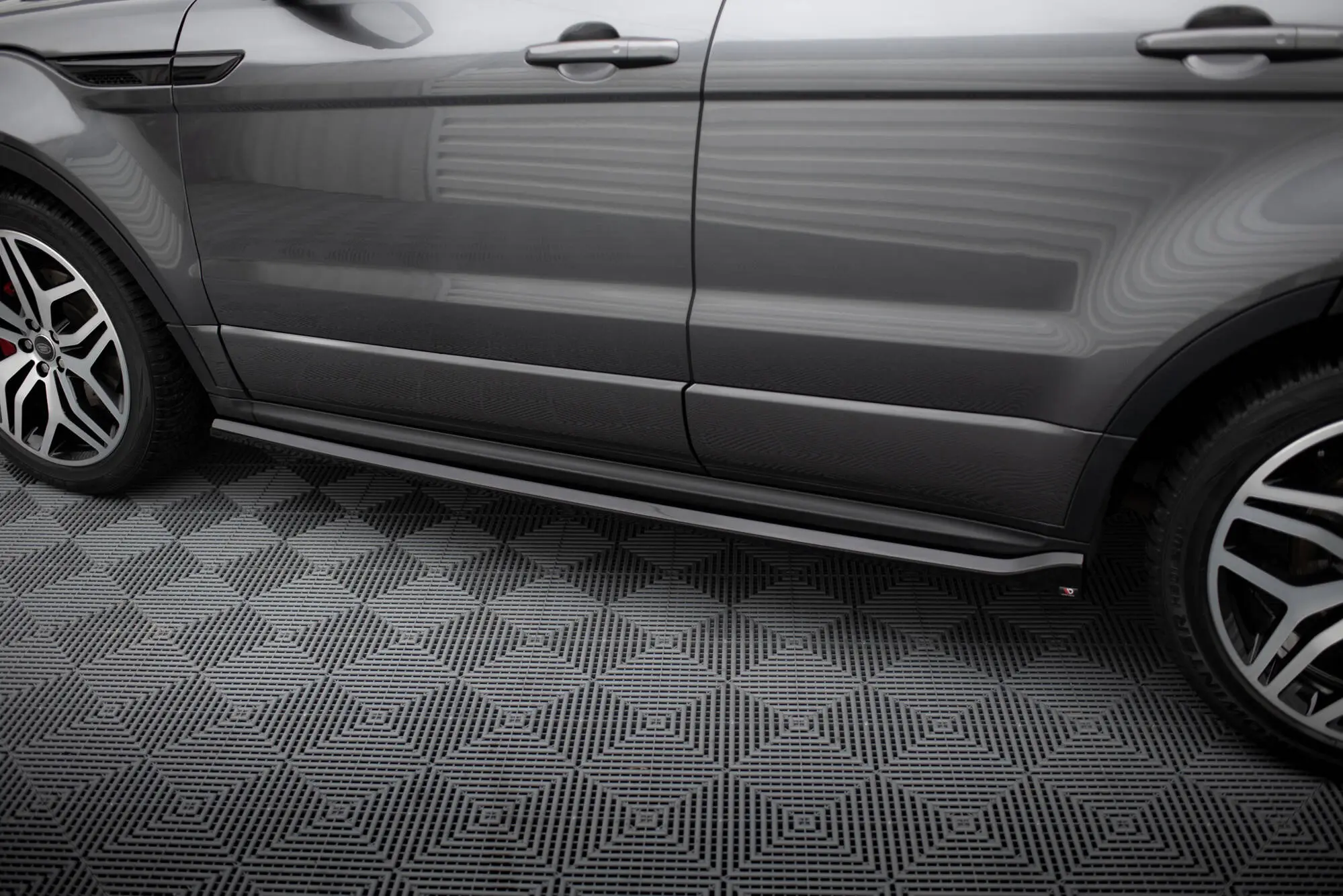 Sideskjørt Land Rover Range Rover Evoque I Facelift 2015 - 2018 | Glossy Black Edition – bilde 3