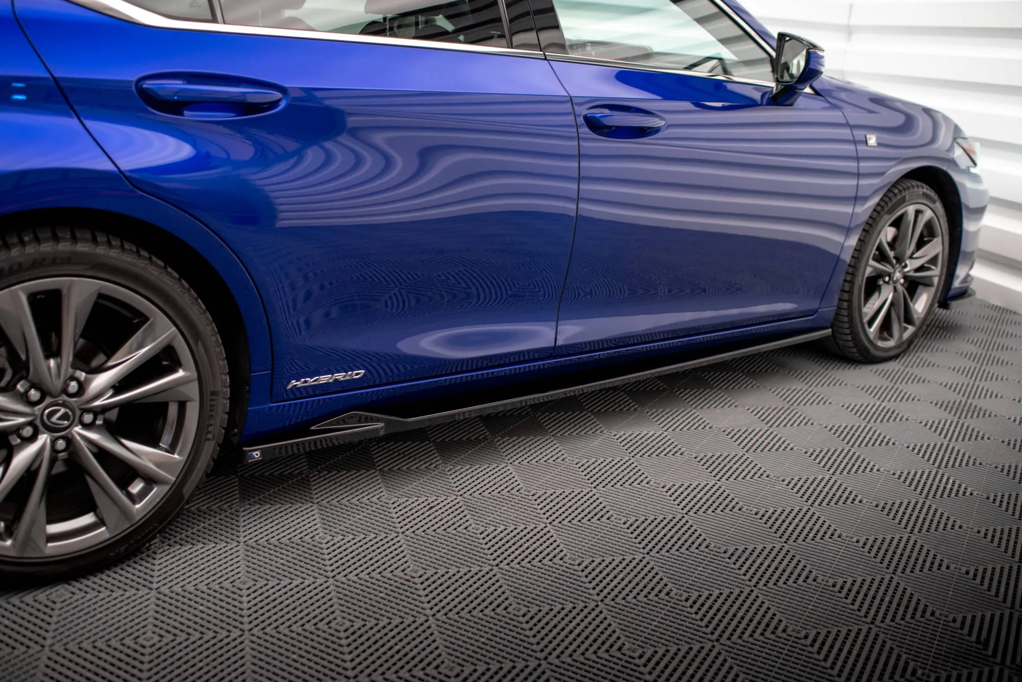 Sideskjørt Lexus ES VII F Sport 2018-> | Glossy Black Edition – bilde 2
