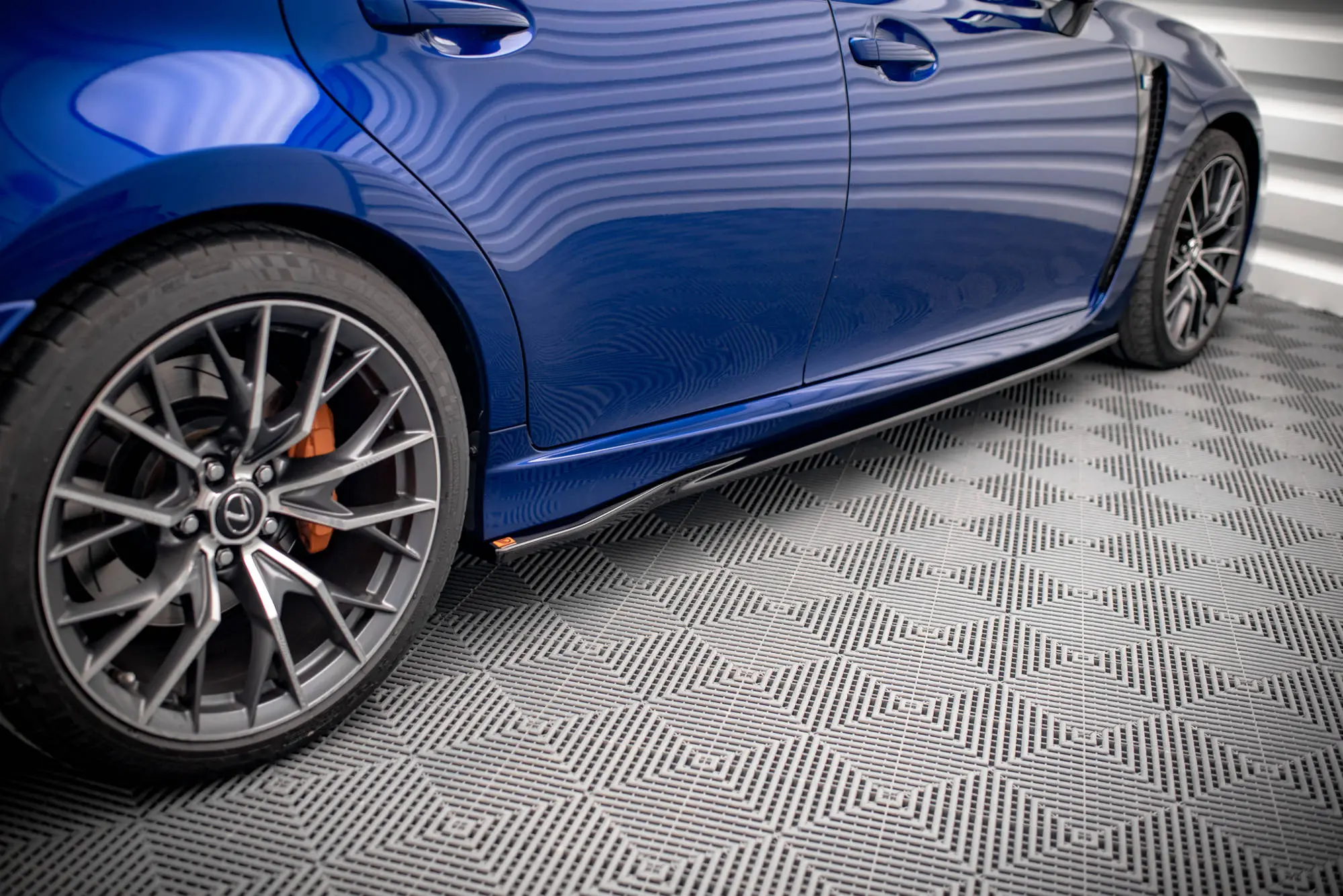 SIDESKJØRT Lexus GS F IV 2015-2020 – bilde 2