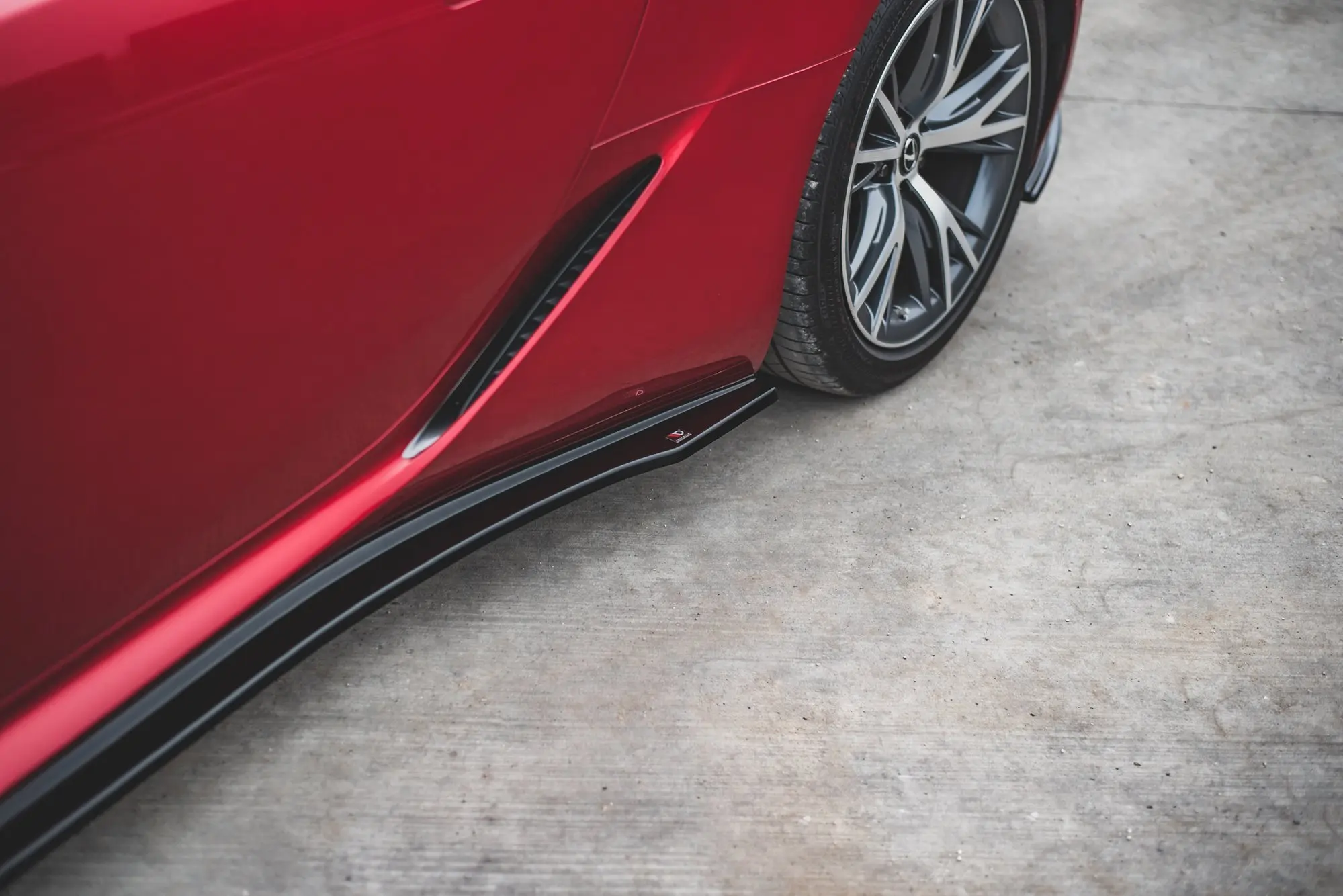 SIDESKJØRT LEXUS LC 500 2017-> – bilde 2