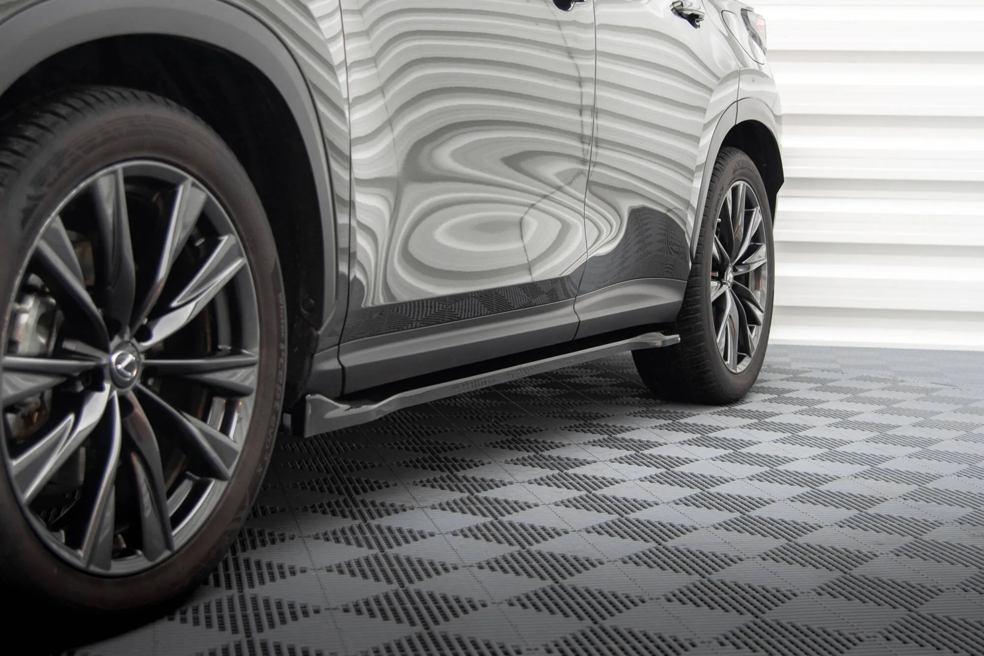 Sideskjørt Lexus NX F-Sport II | Glossy Black Edition