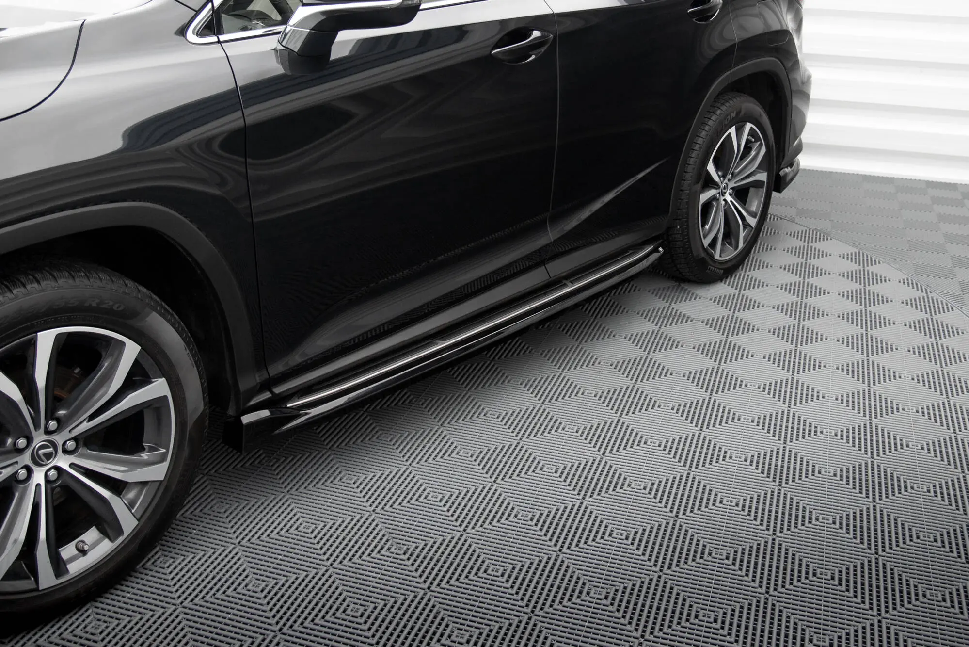 Sideskjørt Lexus RX Mk4 facelift 2019 - 2022 | Glossy Black Edition