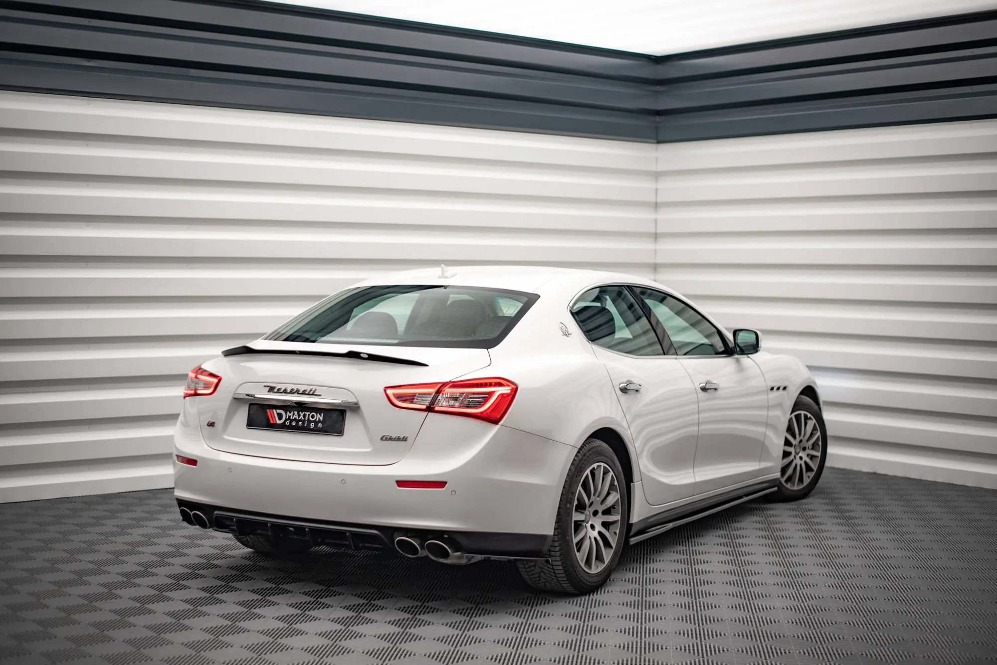SIDESKJØRT Maserati Ghibli mk3 2013-2017 – bilde 3