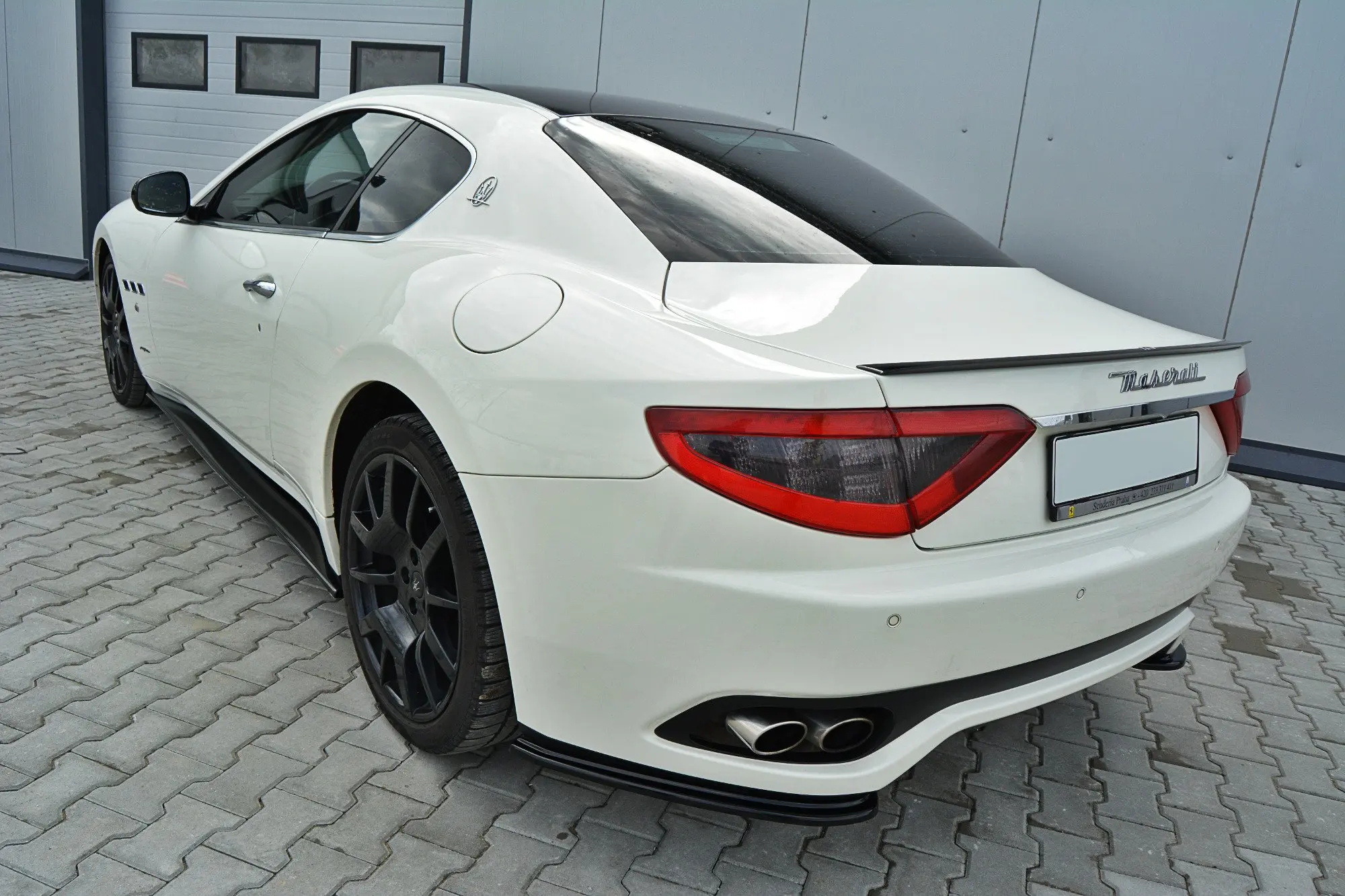 SIDESKJØRT MASERATI GranTurismo 2007-2011 – bilde 4