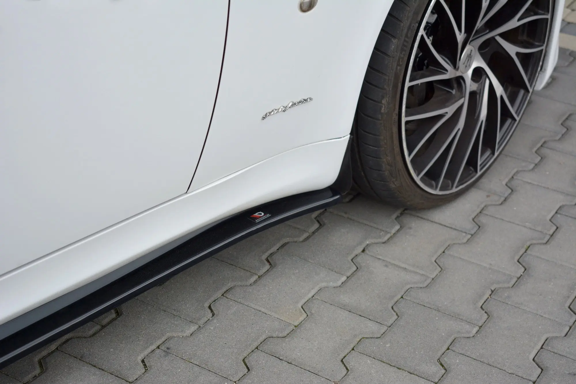 SIDESKJØRT MASERATI QUATTROPORTE MK5 2009-2012