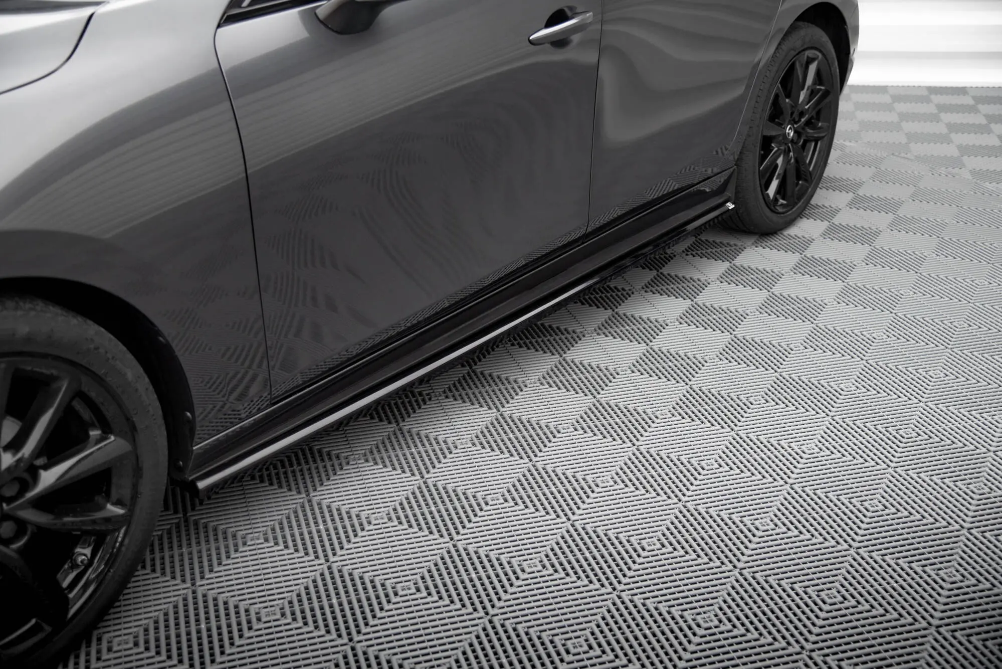 Sideskjørt Mazda 3 mk4 2019 - > | Glossy Black Edition – bilde 3