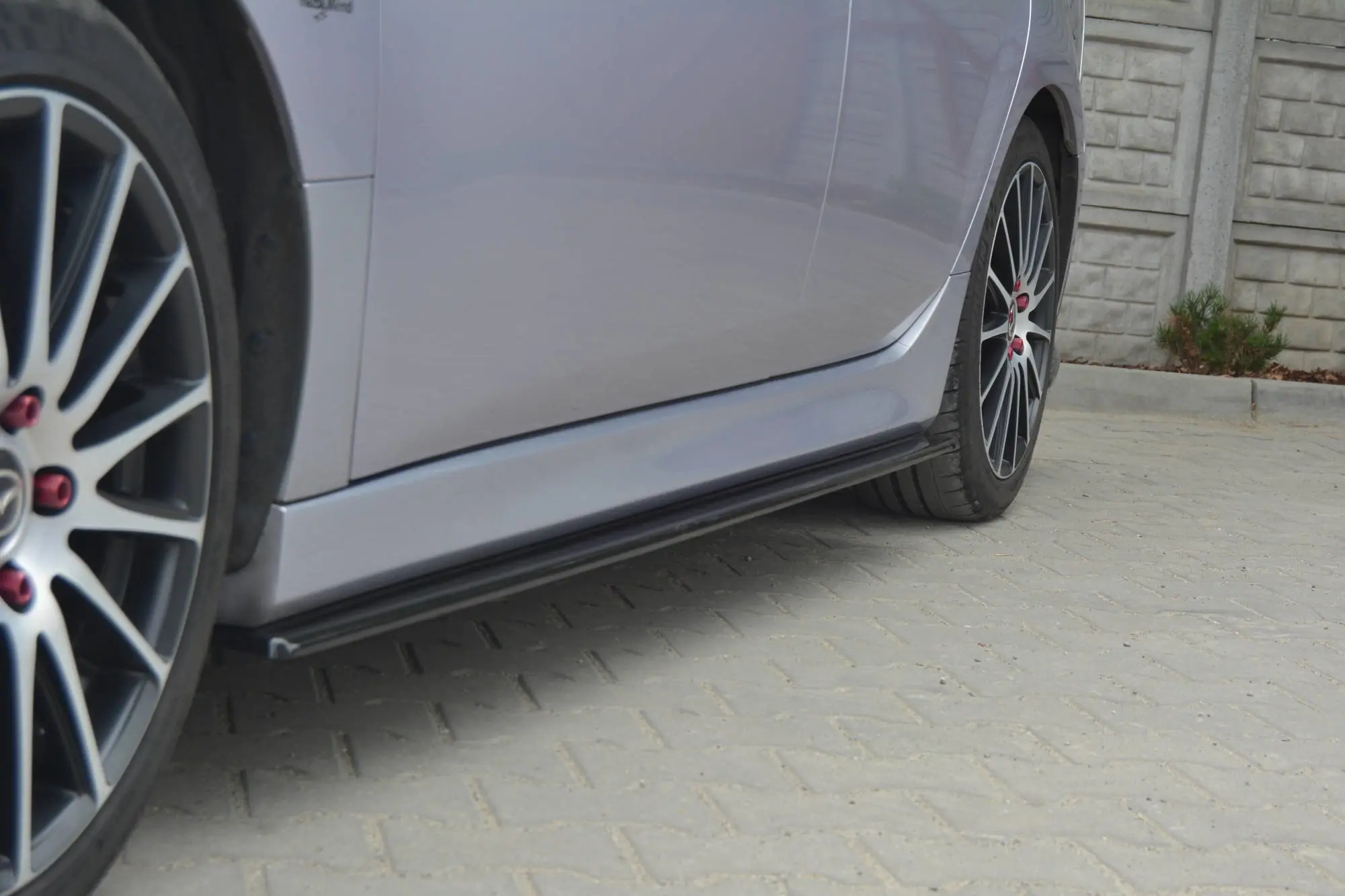 SIDESKJØRT Mazda 6 II Sport Liftback (GH) 2007 - 2010 – bilde 2