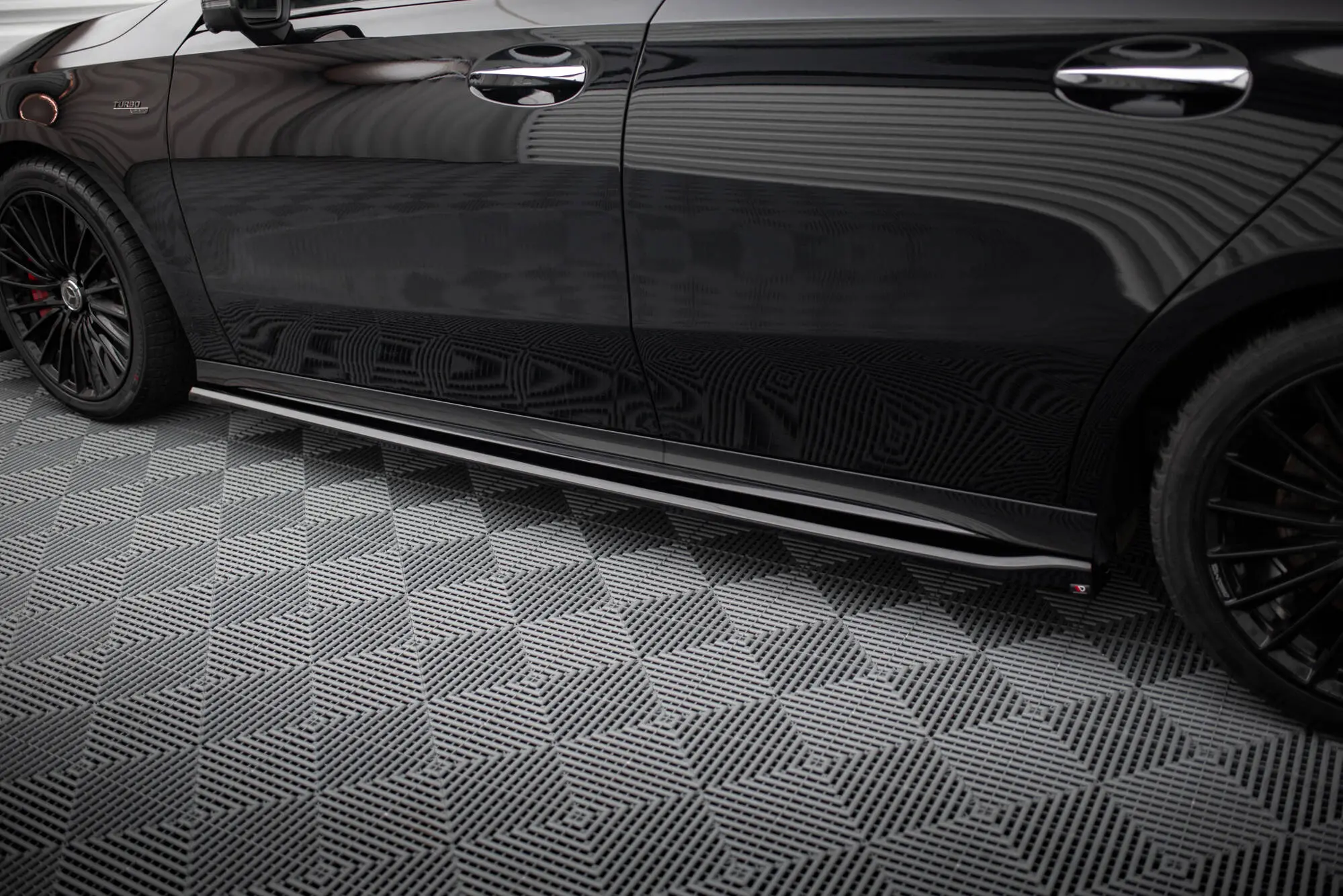 Sideskjørt Mercedes-AMG A35 (W177 / V177) facelift 2023 - > | Glossy Black Edition Image 2