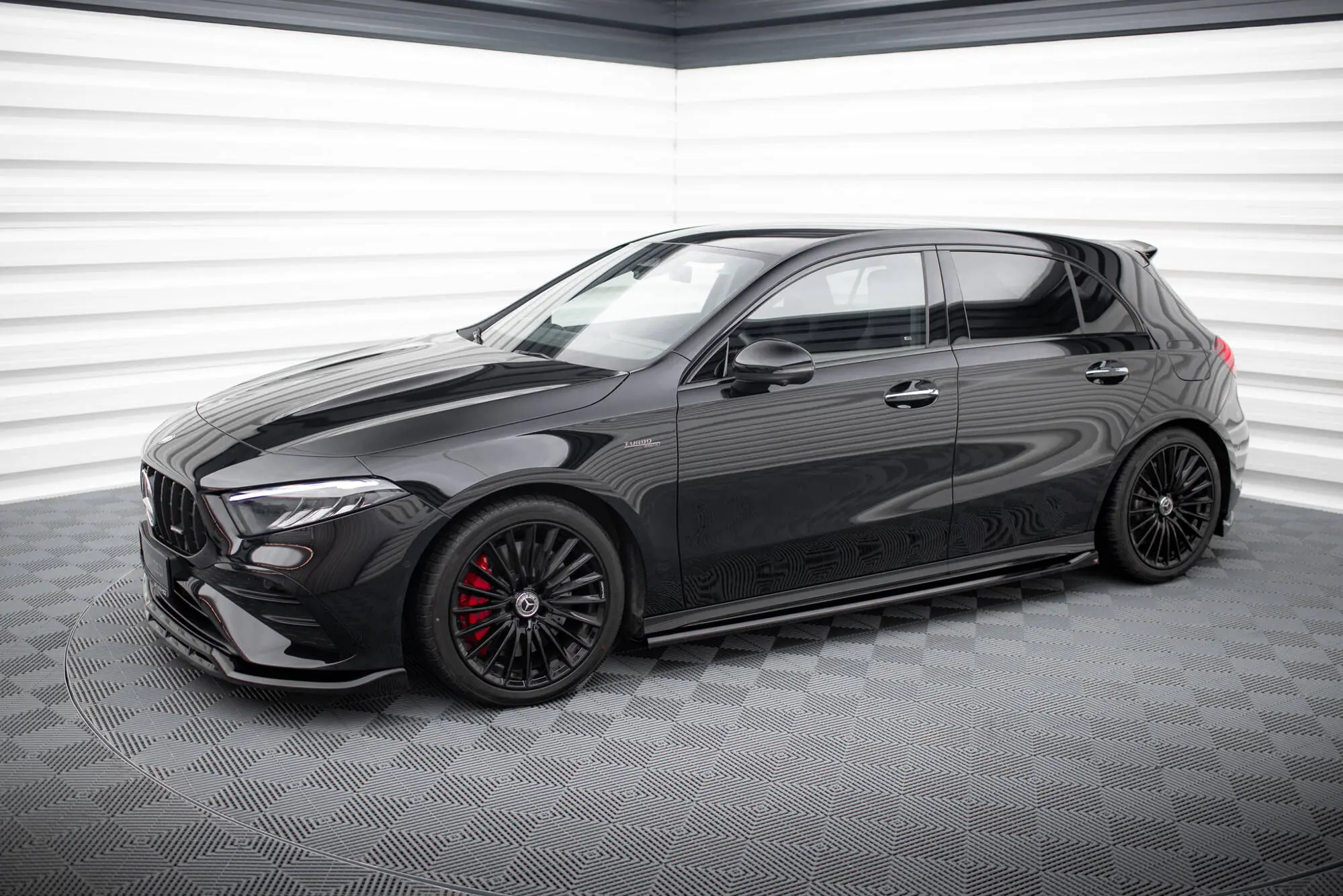 Sideskjørt Mercedes-AMG A35 (W177 / V177) facelift 2023 - > | Glossy Black Edition Image 4