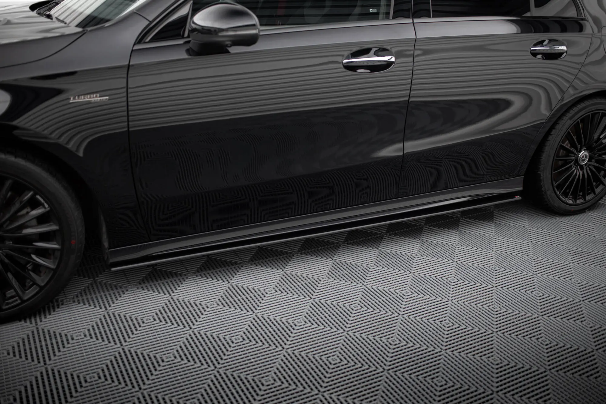 Sideskjørt Mercedes-AMG A35 (W177 / V177) facelift 2023 - > | Street Pro Black Edition