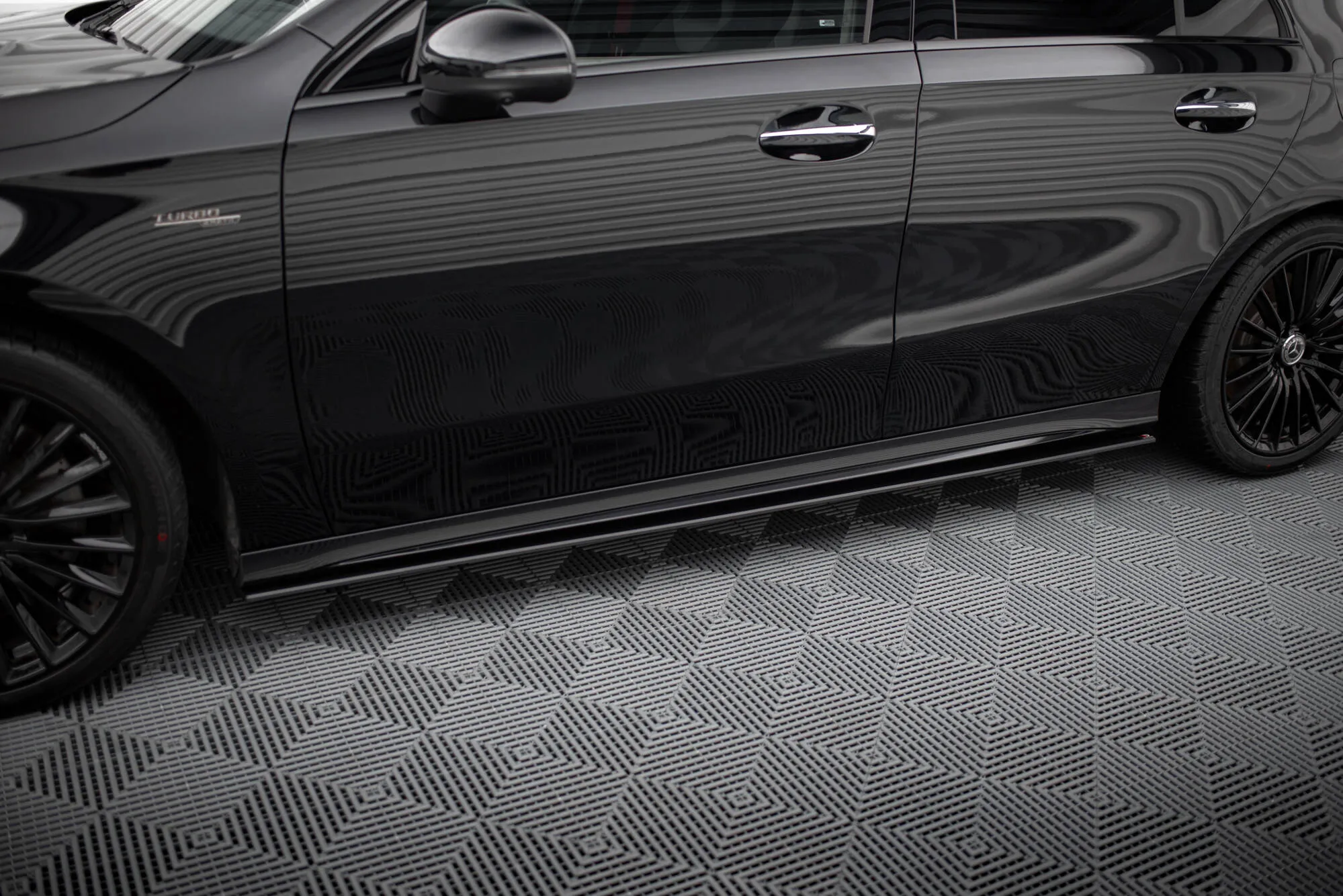 Sideskjørt Mercedes-AMG A35 (W177 / V177) facelift 2023 - > | Street Pro Black Edition