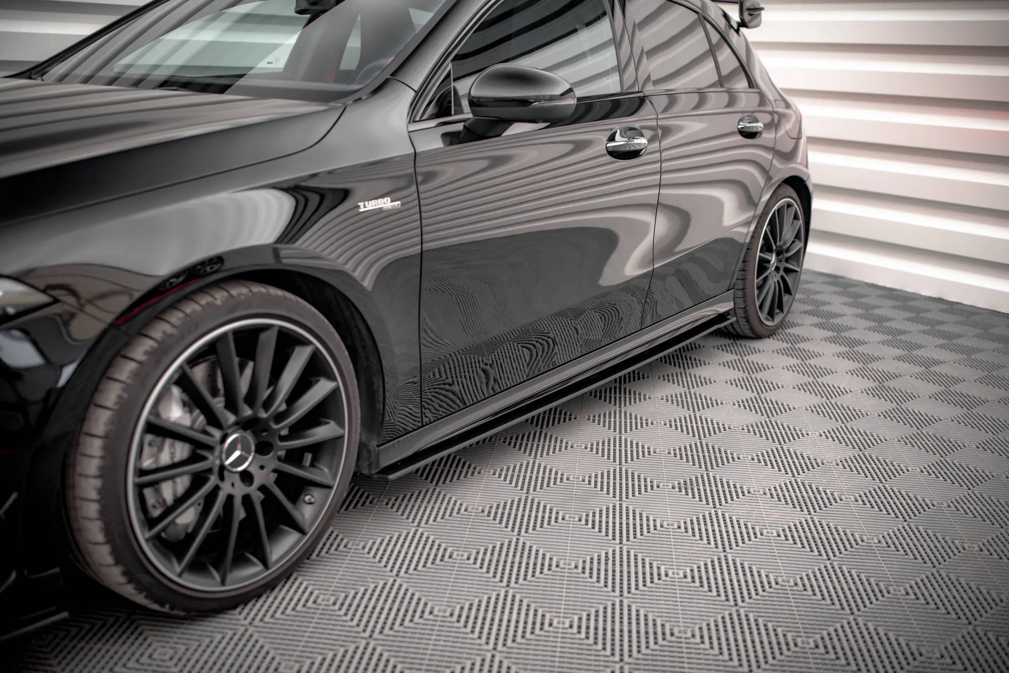 Sideskjørt Mercedes-benz A35 AMG / A Amg-line (W177) Aero Pack 2018-> | Street Pro Black Edition