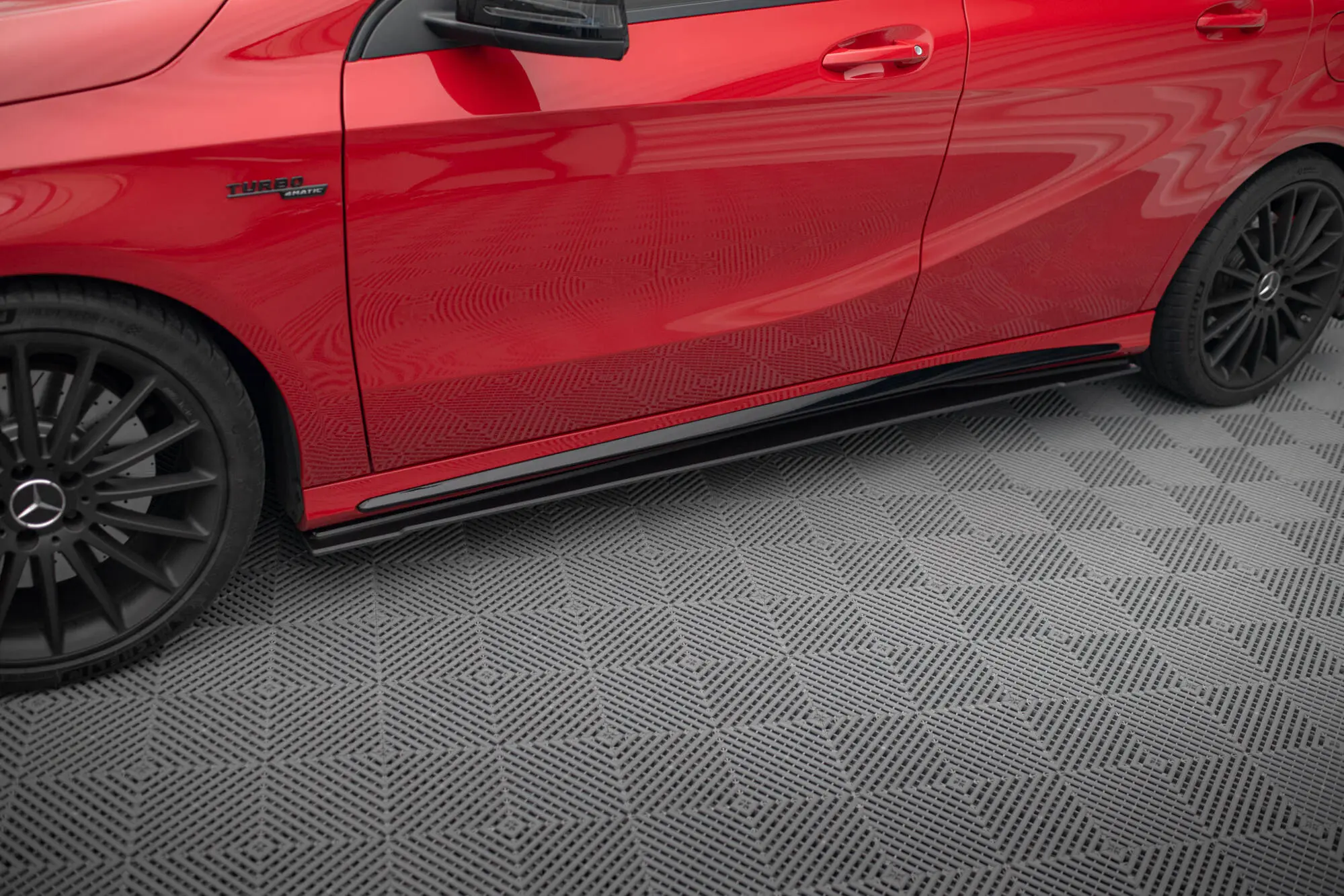 Sideskjørt Mercedes-Benz A45 AMG (W176) facelift 2015 - 2018 | Street Pro Black Edition – bilde 2