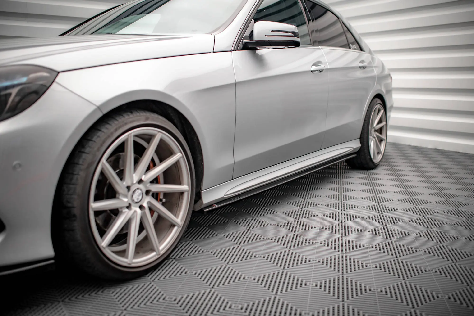 SIDESKJØRT MERCEDES-BENZ AMG E63 / AMG-Line (W212) 2012-2016