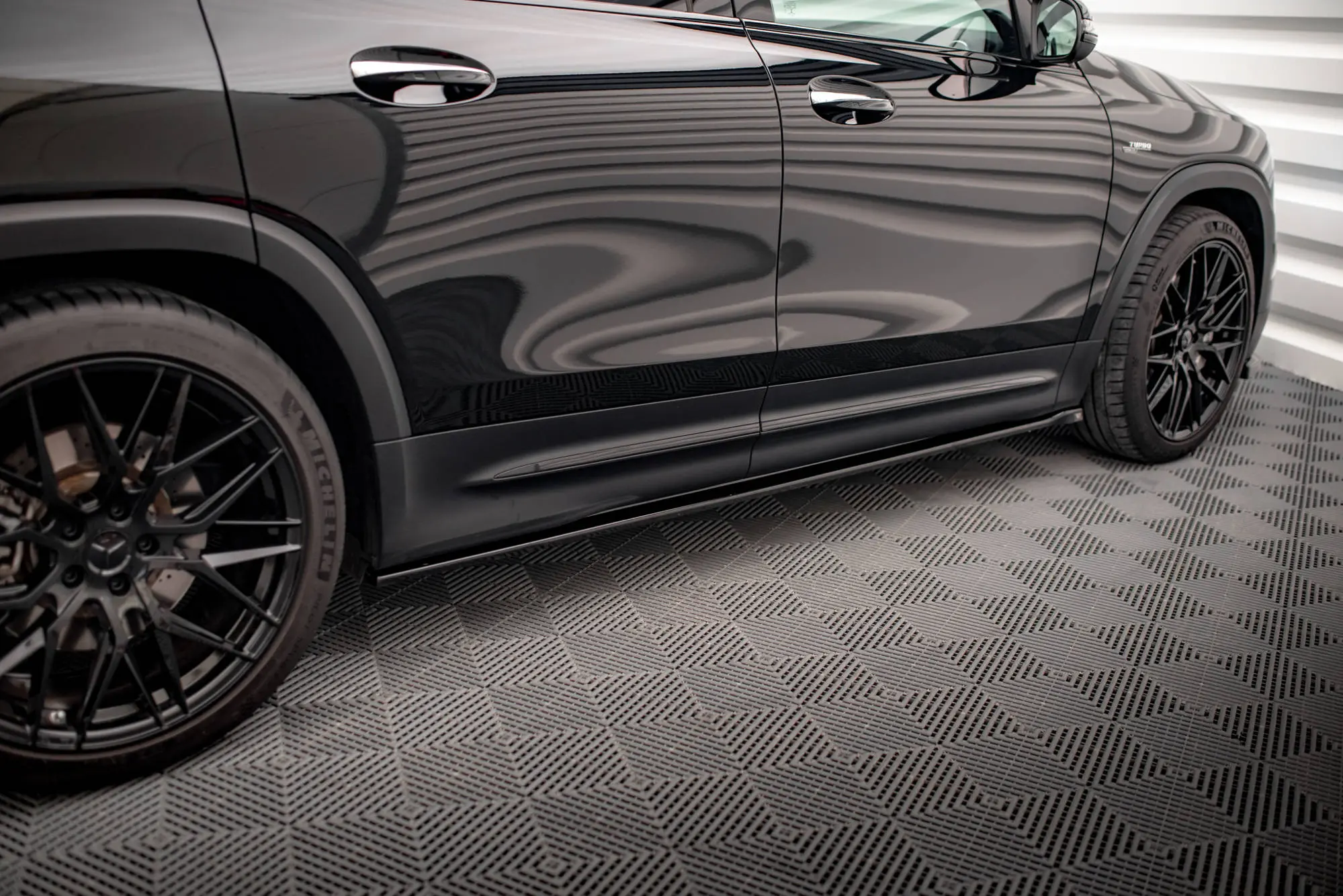 SIDESKJØRT MERCEDES-BENZ AMG GLB 35 (X247) 2019 - 2023