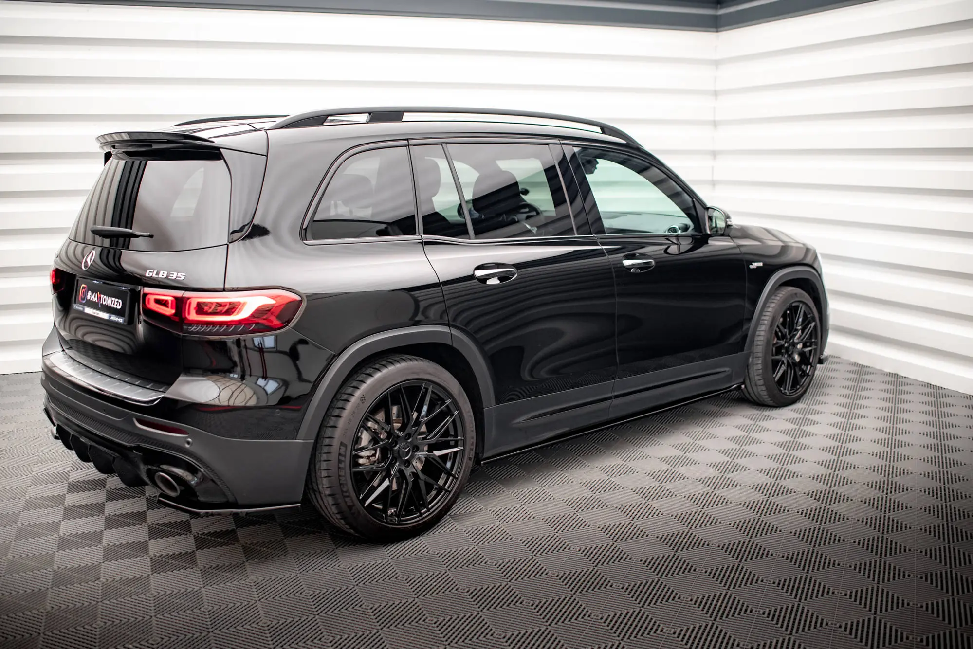 SIDESKJØRT MERCEDES-BENZ AMG GLB 35 (X247) 2019 - 2023 – bilde 4