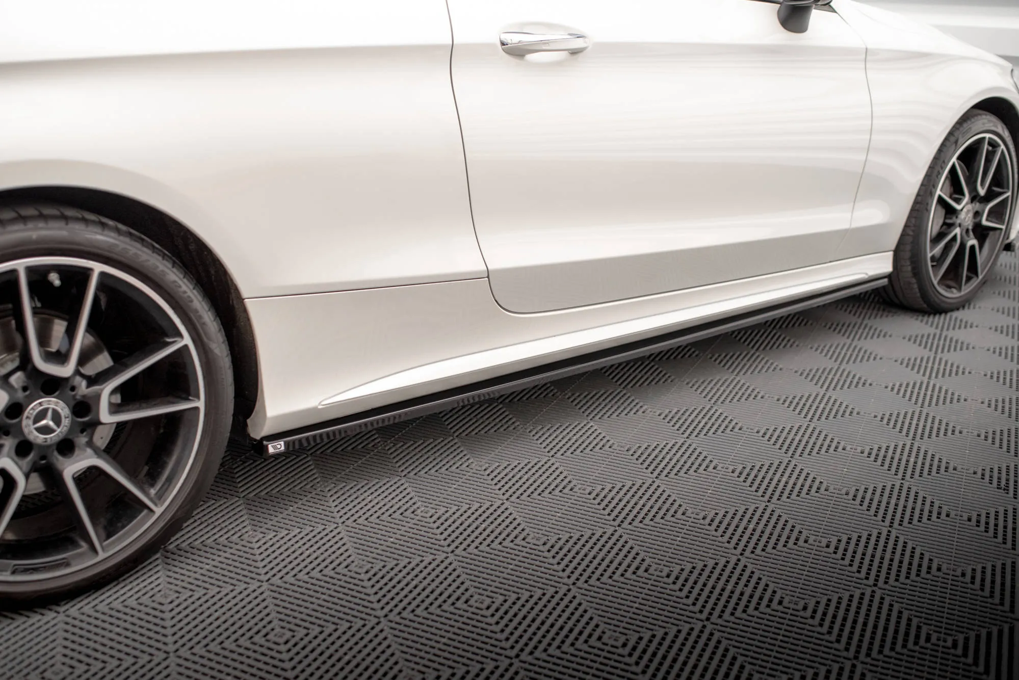 Sideskjørt Mercedes-Benz C AMG-Line / AMG C43 (W205 / C205) Facelift 2018-2021 | Glossy Black Edition