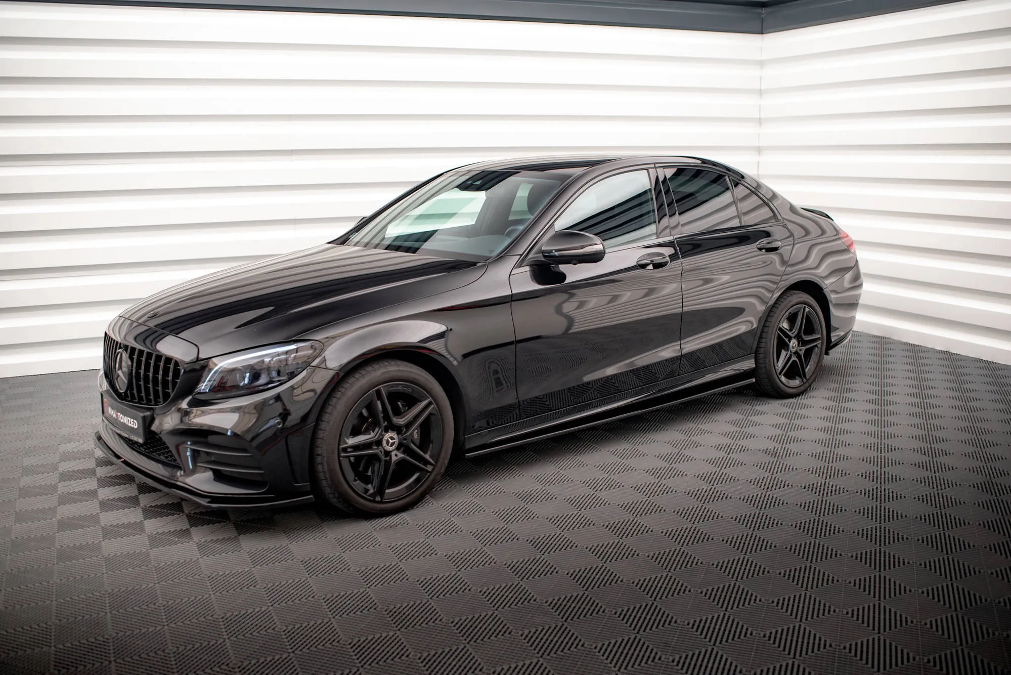 Sideskjørt Mercedes-Benz C (W205 / S205) AMG-Line Facelift 2018 - 2021 | Glossy Black Edition – bilde 3