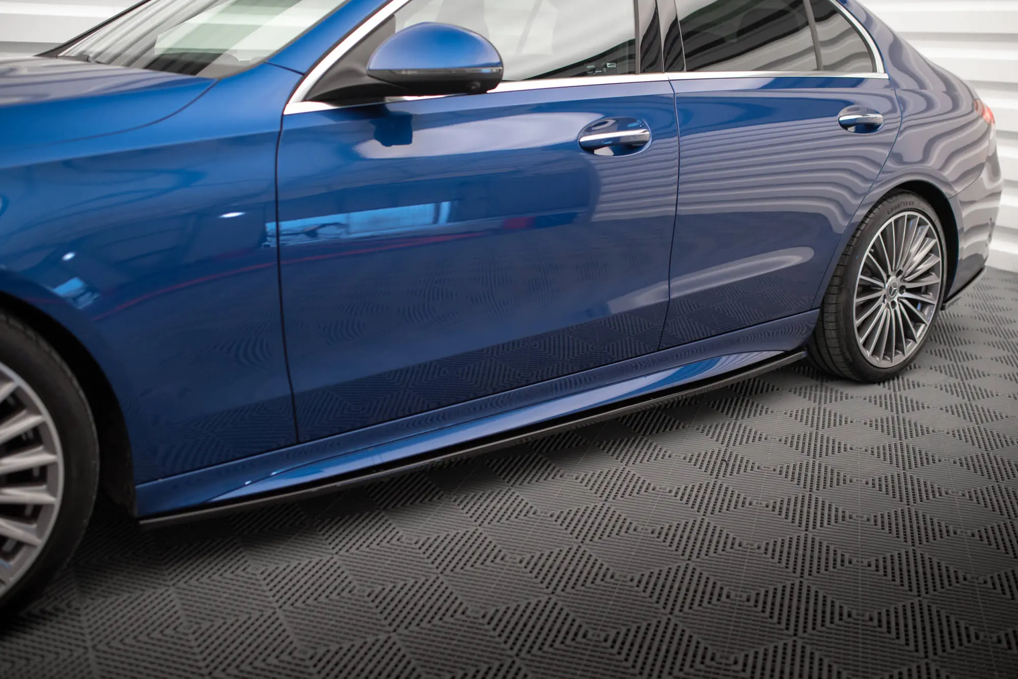 Sideskjørt Mercedes-Benz C (W206/S206) AMG-Line / Mercedes-AMG C43 (W206/S206 ) 2021 - > | Glossy Black Edition
