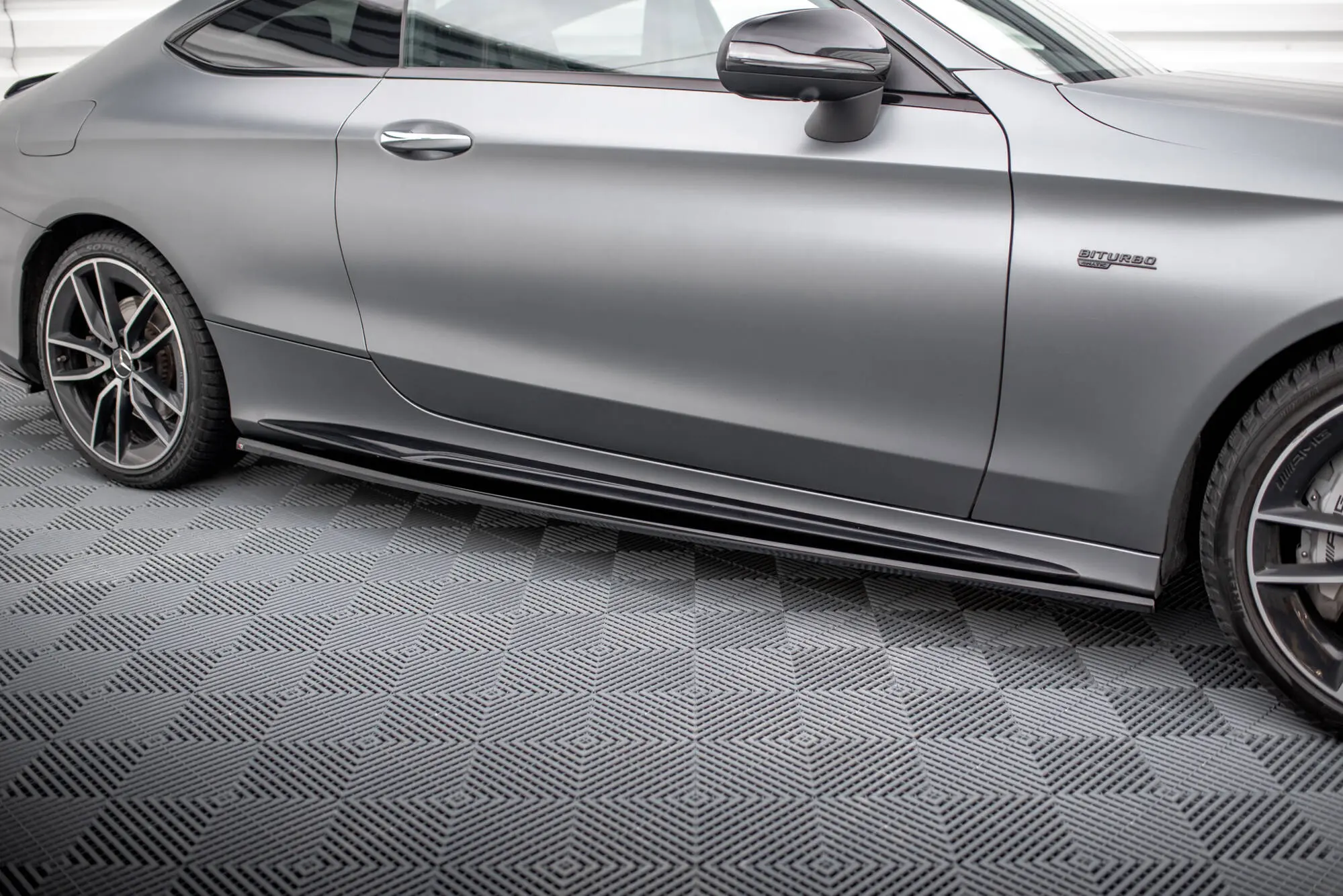 Sideskjørt Mercedes-Benz C43 AMG Coupe (C205) facelift 2018 - 2022 | Glossy Black Edition – bilde 2