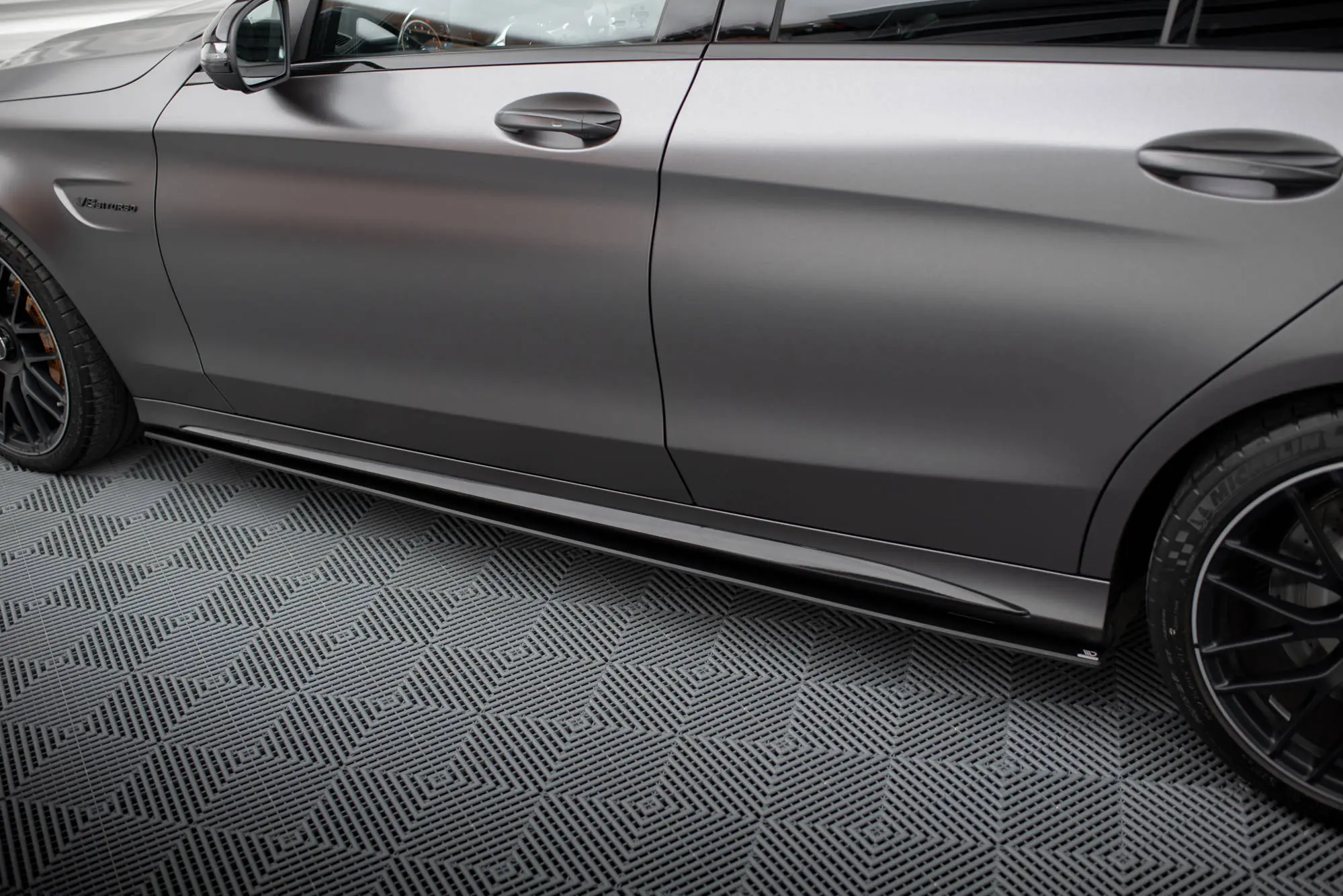Sideskjørt Mercedes-Benz C63 AMG (W205 / S205) facelift 2018 - 2021 | Street Pro Black Edition – bilde 2