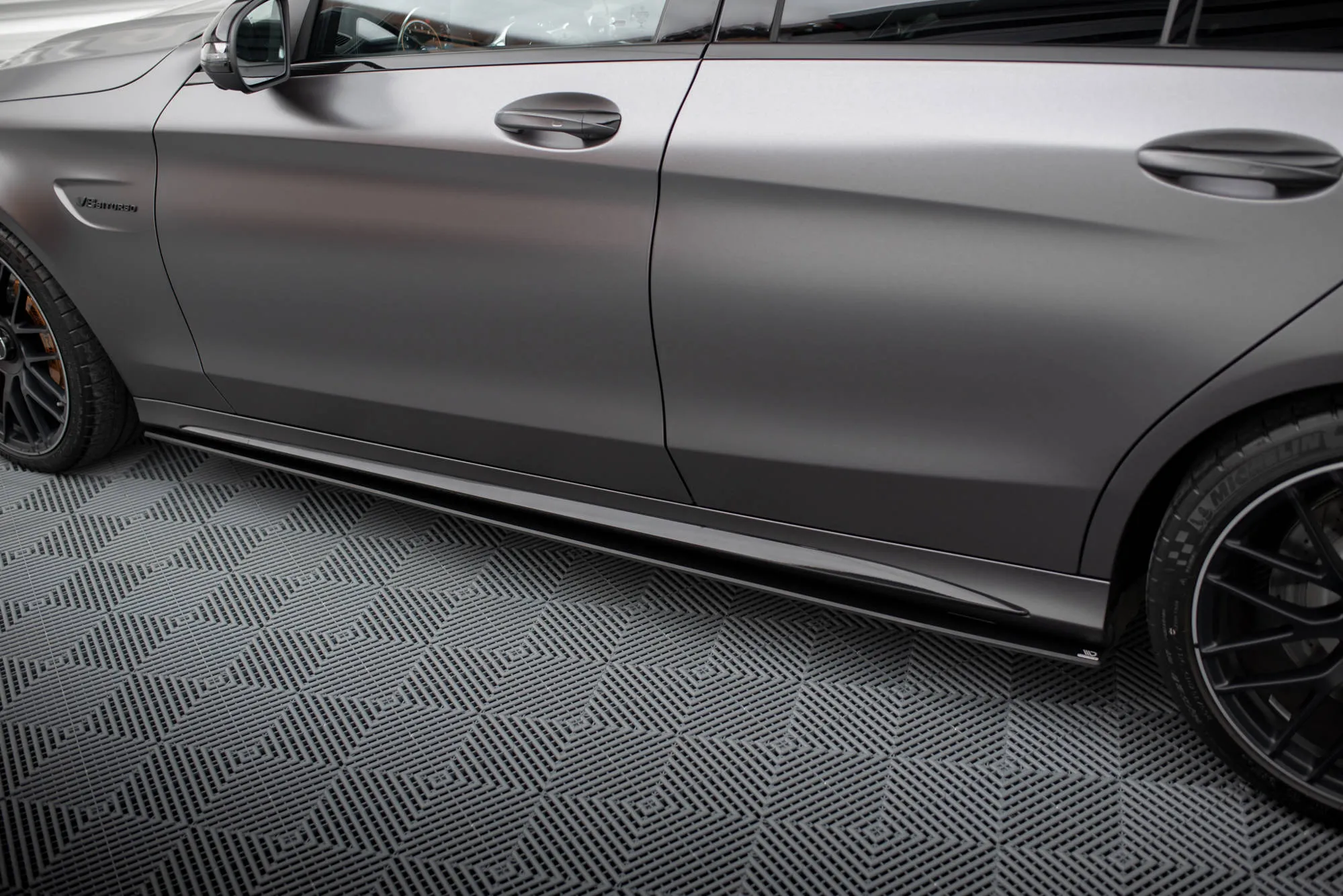 Sideskjørt Mercedes-Benz C63 AMG (W205 / S205) facelift 2018 - 2021 | Street Pro Black Edition – bilde 2