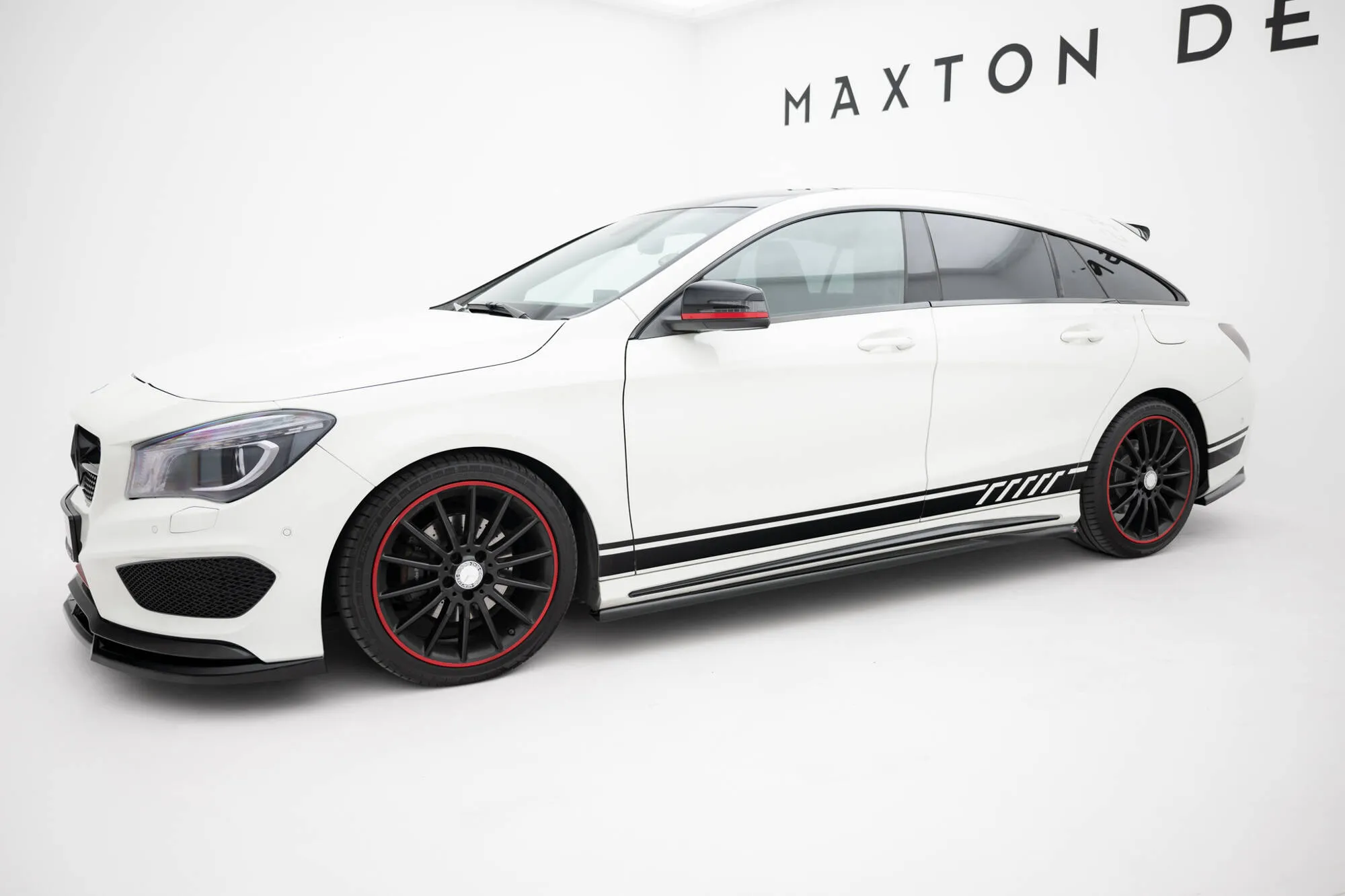 Sideskjørt Mercedes-Benz Cla AMG (C117/X117) 2013 - 2017 | Glossy Black Edition – bilde 2