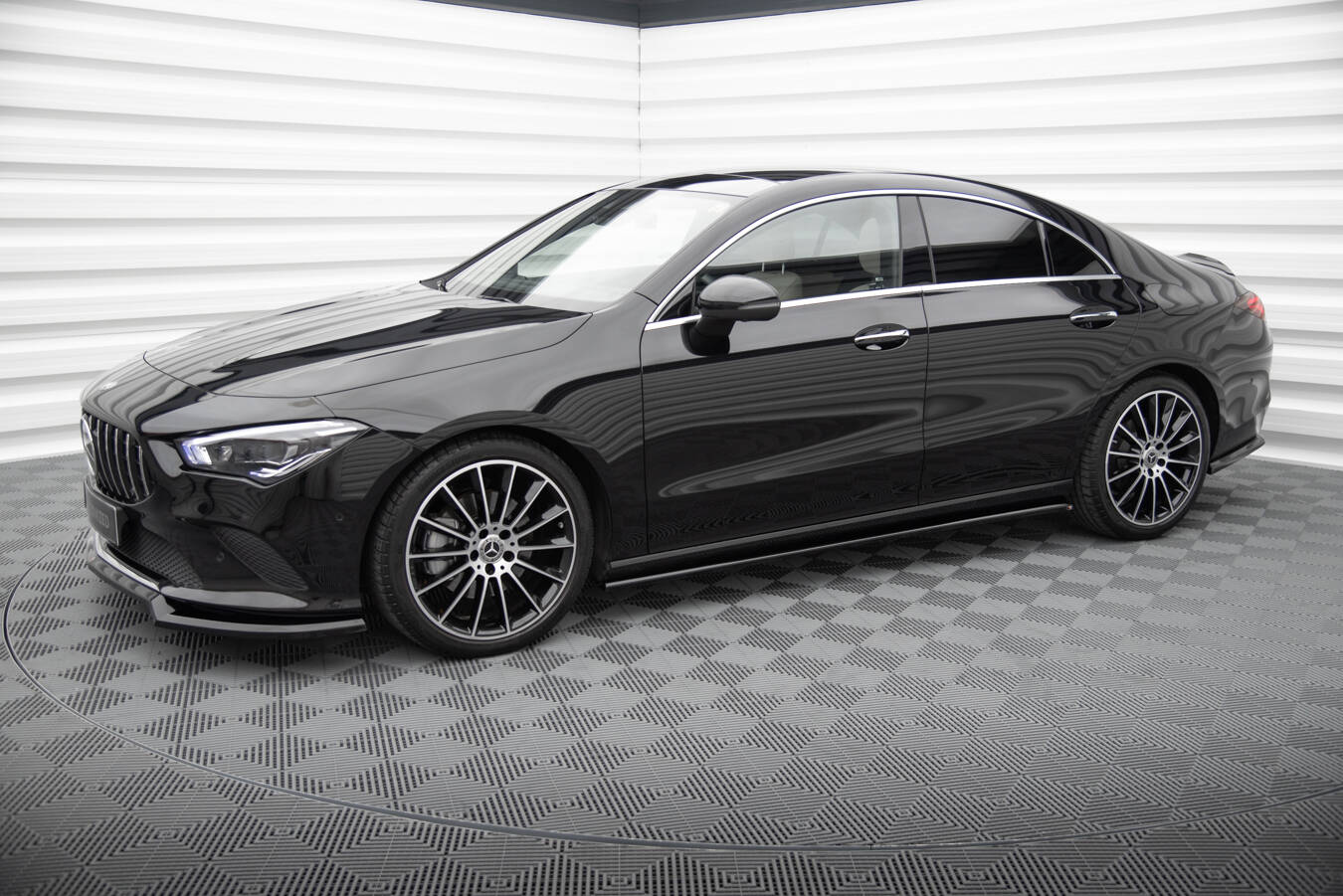 Sideskjørt Mercedes-Benz CLA (C118 / X118) 2019 - > | Glossy Black Edition – bilde 4