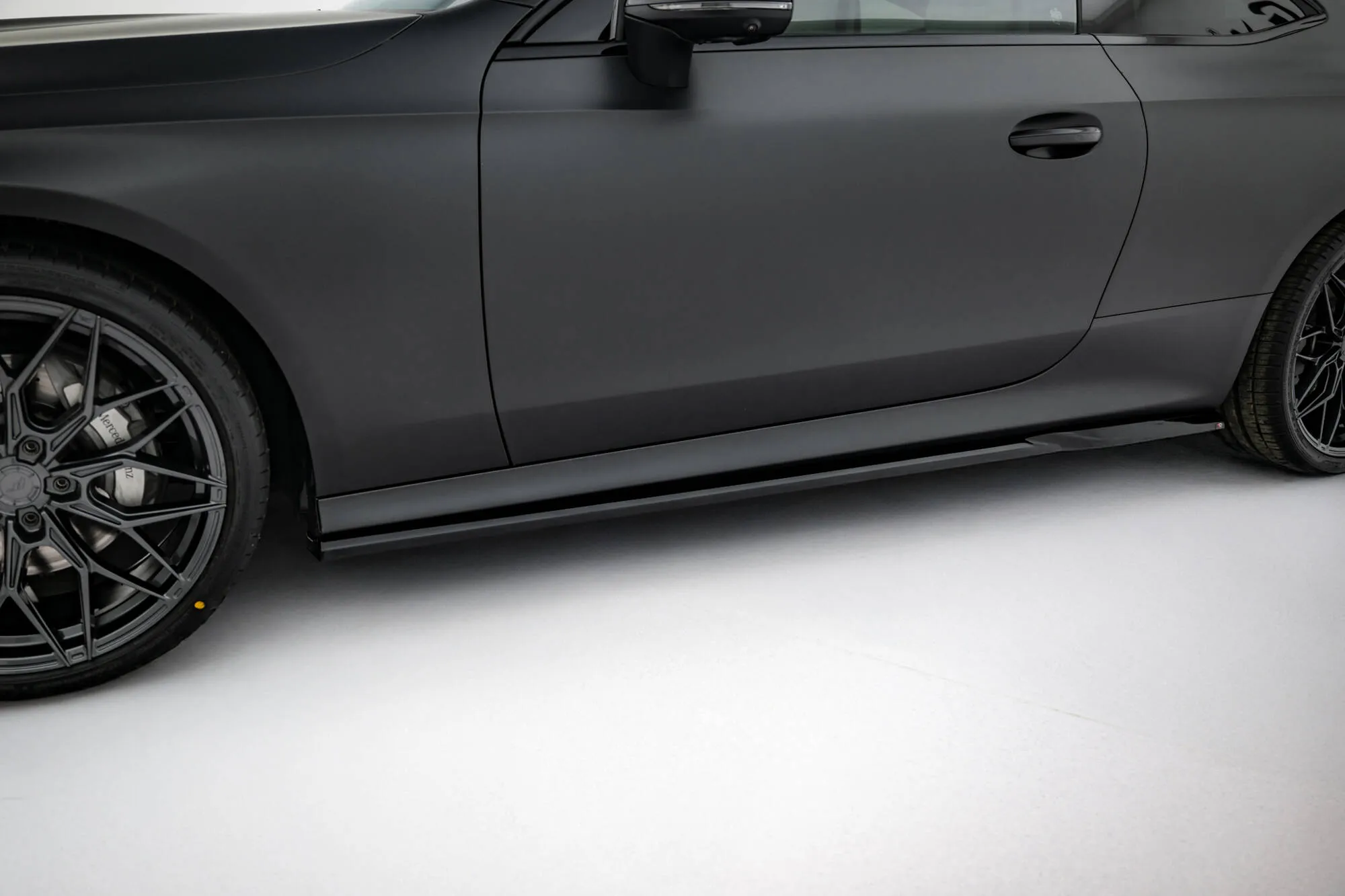 Sideskjørt Mercedes-Benz Cle AMG (C236) 2023 -> | Glossy Black Edition