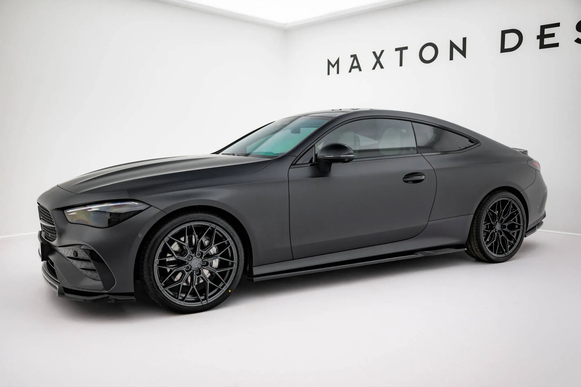 Sideskjørt Mercedes-Benz Cle AMG (C236) 2023 -> | Glossy Black Edition – bilde 2