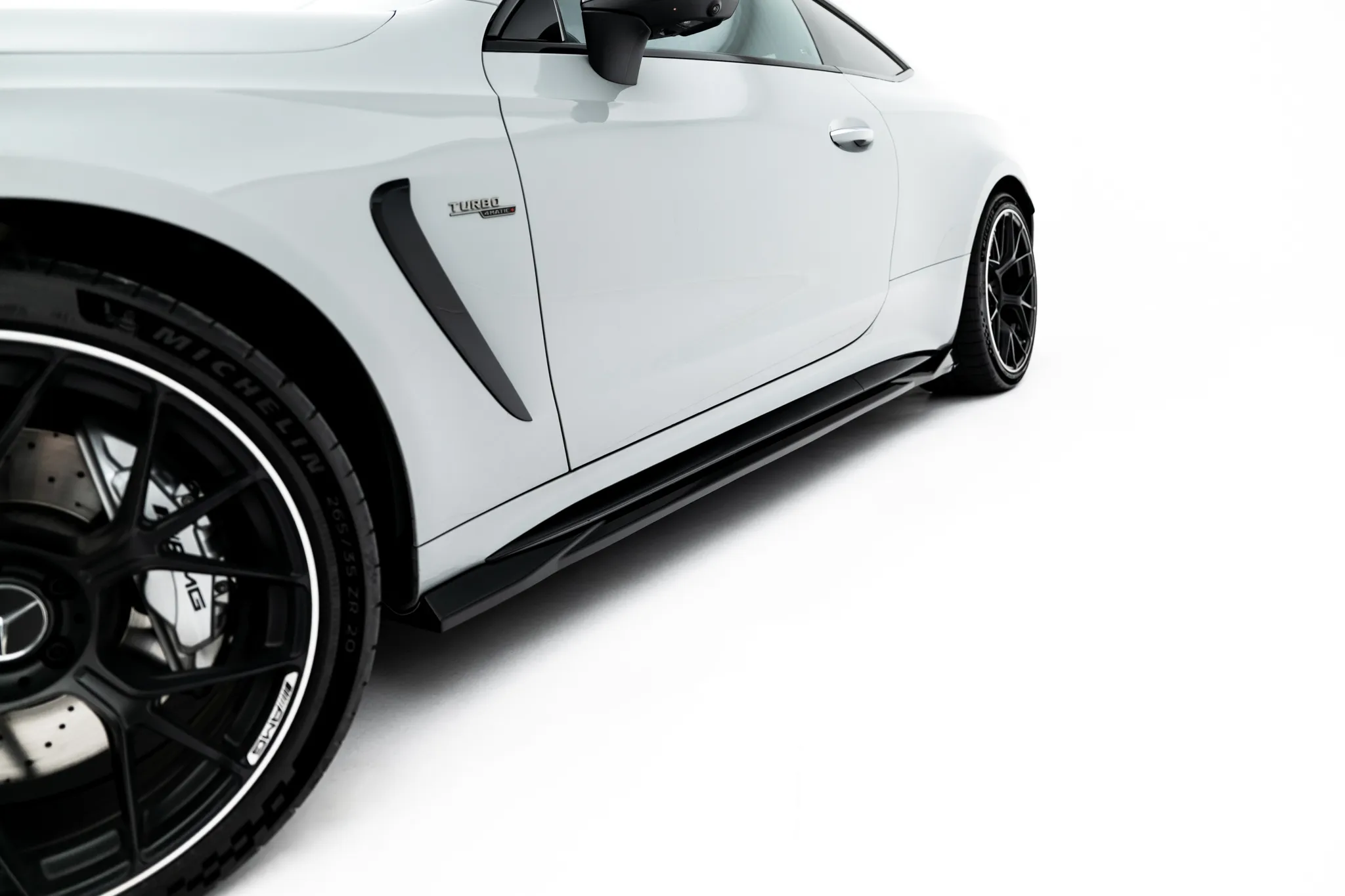 Sideskjørt Mercedes-Benz Cle (C236) 2023-2026 | Glossy Black Edition – bilde 4