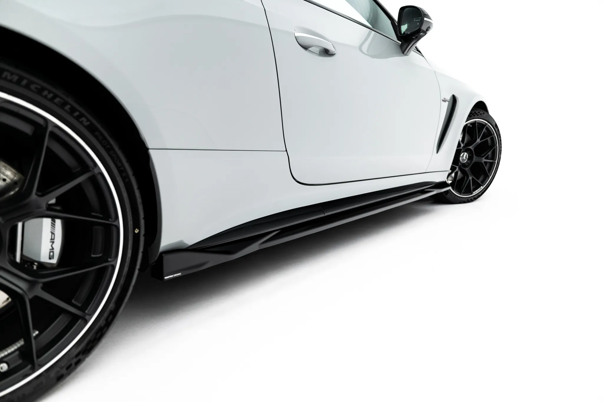 Sideskjørt Mercedes-Benz Cle (C236) 2023-2026 | Glossy Black Edition – bilde 5
