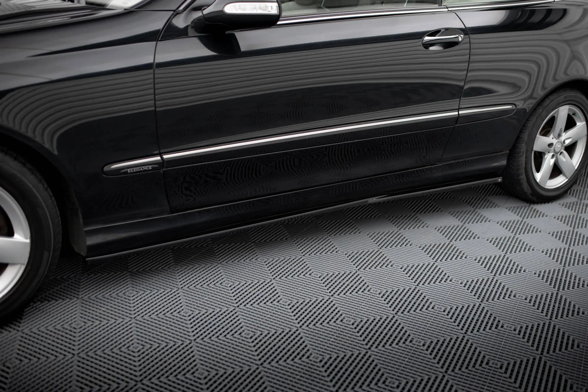 Sideskjørt Mercedes-Benz CLK (C209 / A209) 2002-2005 | Glossy Black Edition