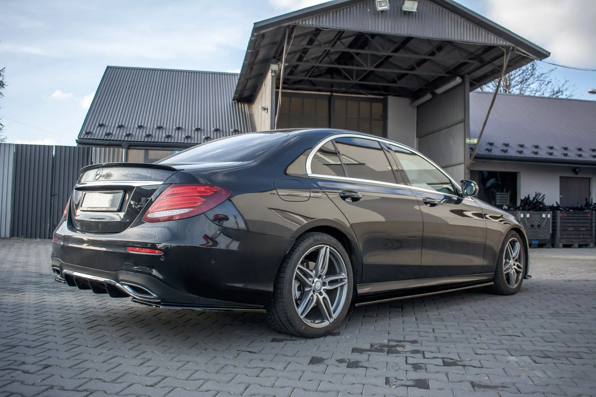 SIDESKJØRT MERCEDES-BENZ E (W213 S213 X213) AMG-Line 2016-2023 / E43 AMG (W213) 2016-2019 – bilde 3