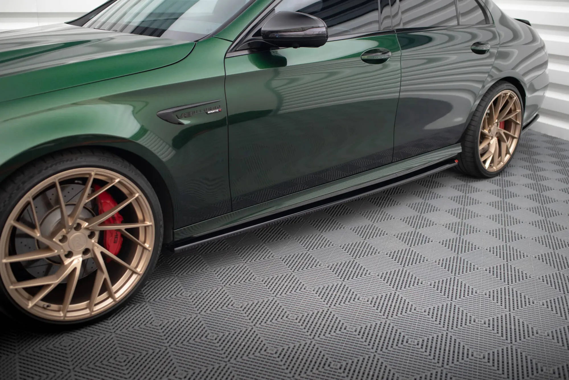 Sideskjørt Mercedes-Benz E63 AMG (W213) facelift 2020 - 2023 | Glossy Black Edition – bilde 3