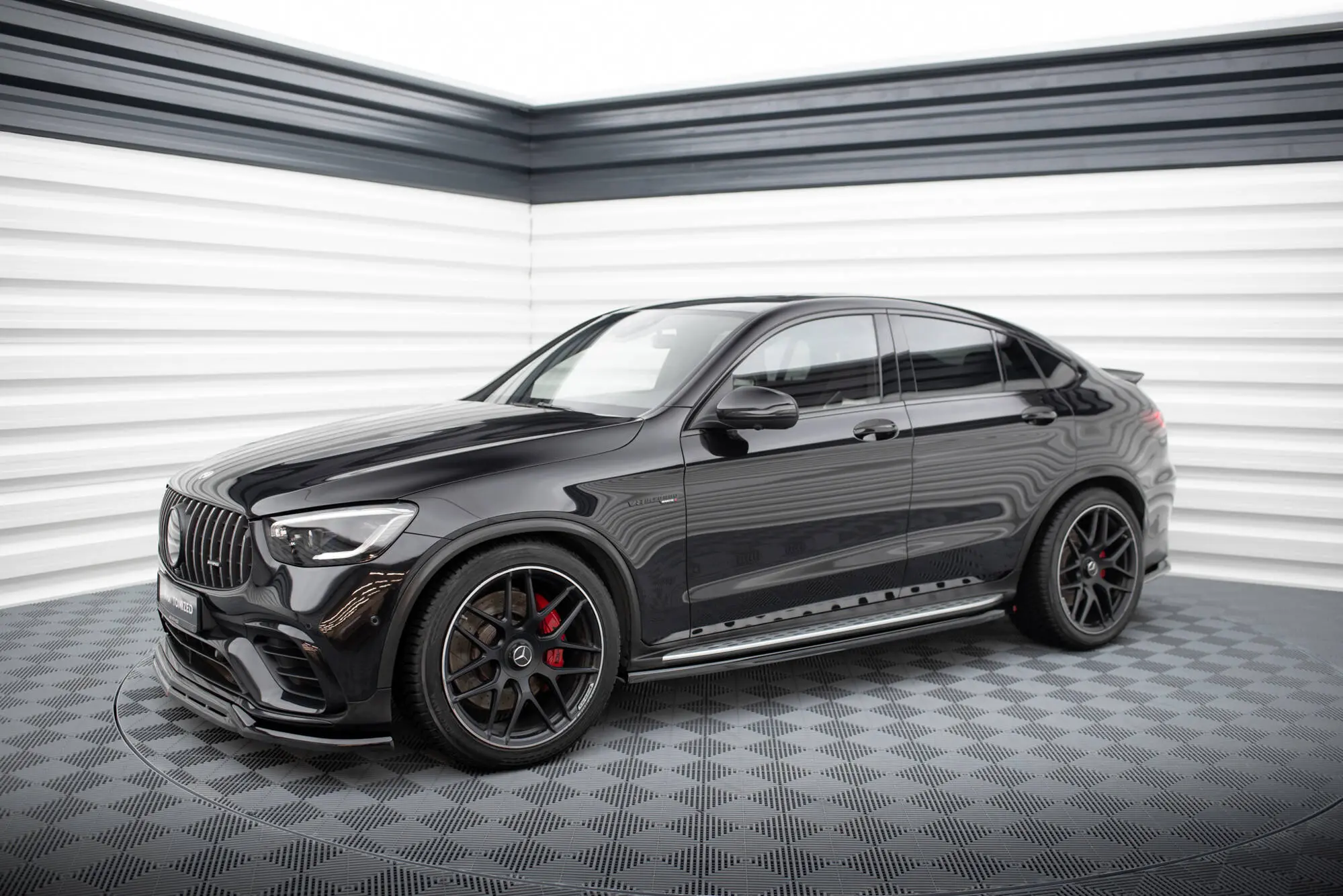 Sideskjørt Mercedes-Benz GLC 63 AMG (X253) 2015 - 2022 / Mercedes-Benz GLC Coupe 63 AMG (C253) 2016 - 2023 | Glossy Black Edition – bilde 3