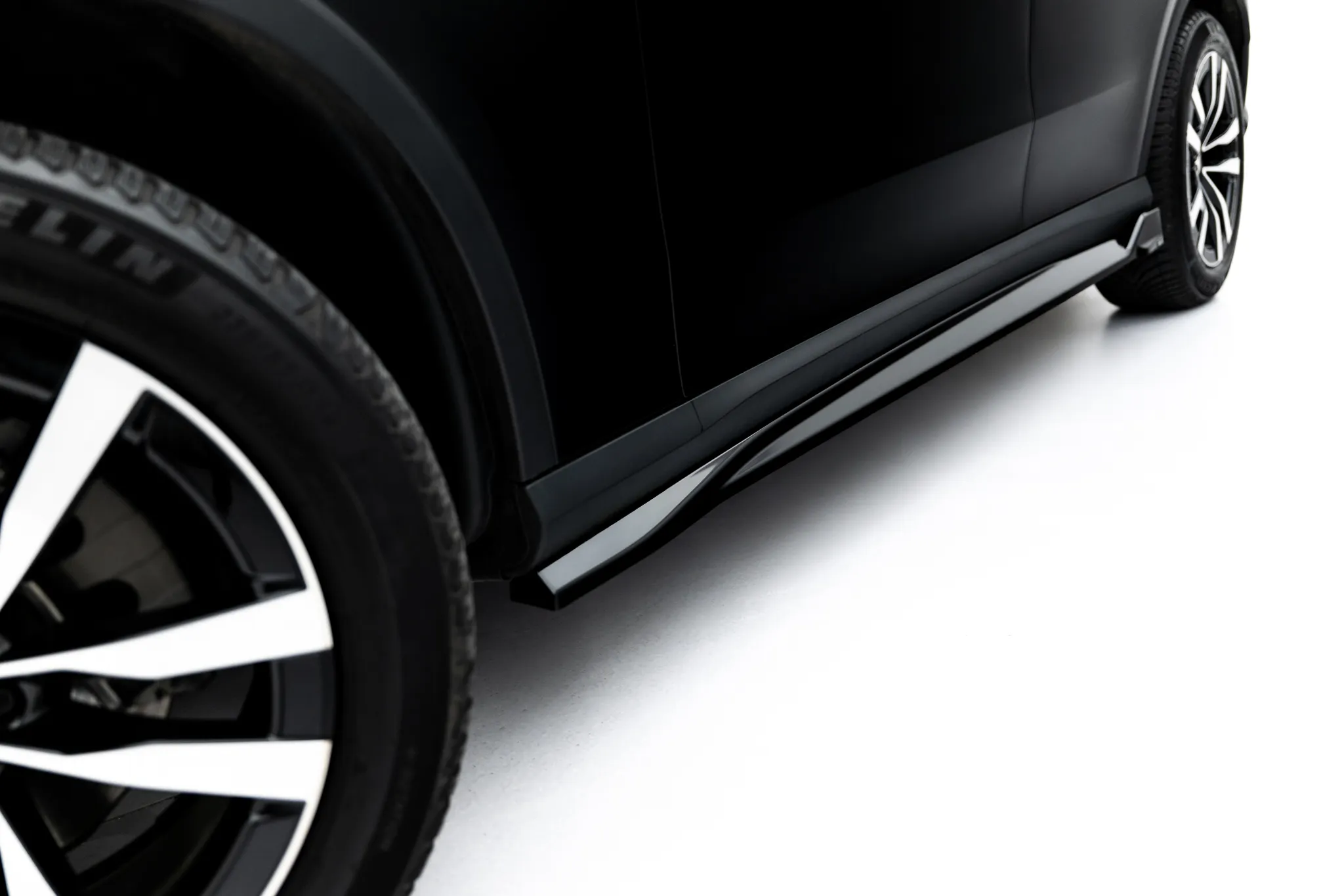 Sideskjørt Mercedes-Benz Glc (C254) 2022 -> | Glossy Black Edition – bilde 2