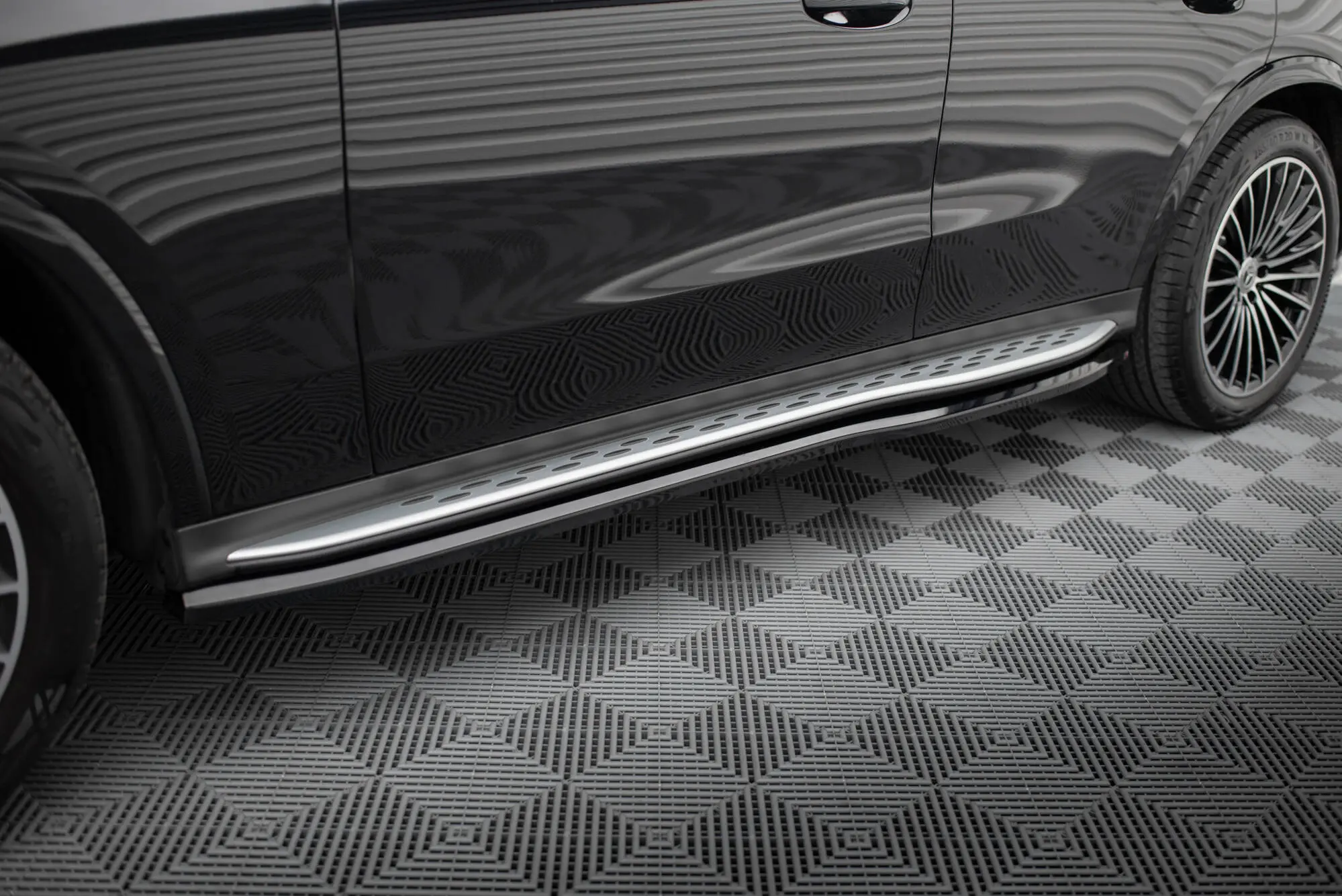 Sideskjørt Mercedes-Benz GLC (X254) AMG-Line 2022 - > | Glossy Black Edition
