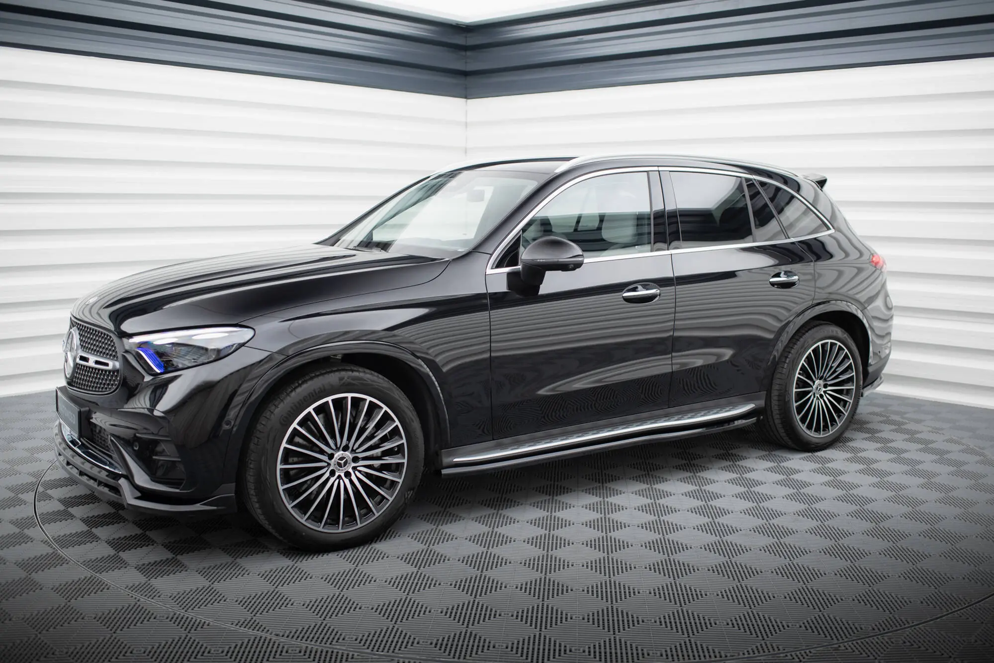 Sideskjørt Mercedes-Benz GLC (X254) AMG-Line 2022 - > | Glossy Black Edition – bilde 4