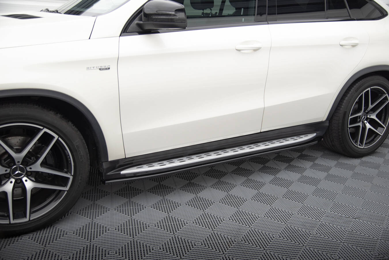 Sideskjørt Mercedes-Benz GLE Coupe 43 AMG (C292) 2015 -2019 / Mercedes-Benz GLE Coupe (C292) AMG-Line 2015 - 2019 | Glossy Black Edition