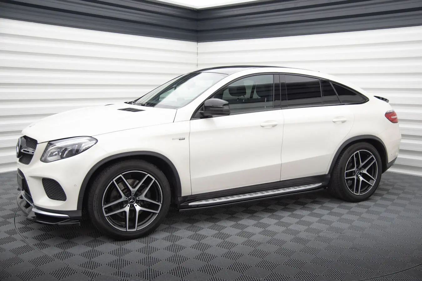 Sideskjørt Mercedes-Benz GLE Coupe 43 AMG (C292) 2015 -2019 / Mercedes-Benz GLE Coupe (C292) AMG-Line 2015 - 2019 | Glossy Black Edition – bilde 2