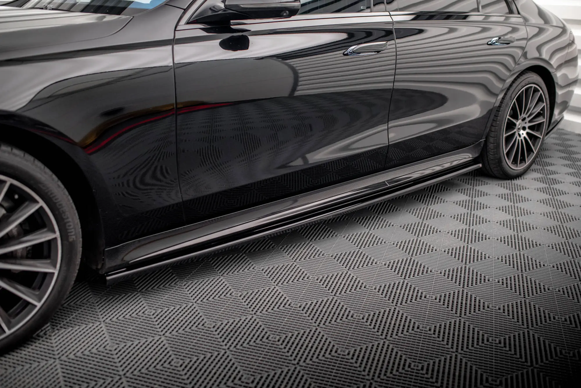 Sideskjørt Mercedes-Benz S Long (V223) AMG-Line 2020 - > | Glossy Black Edition – bilde 3