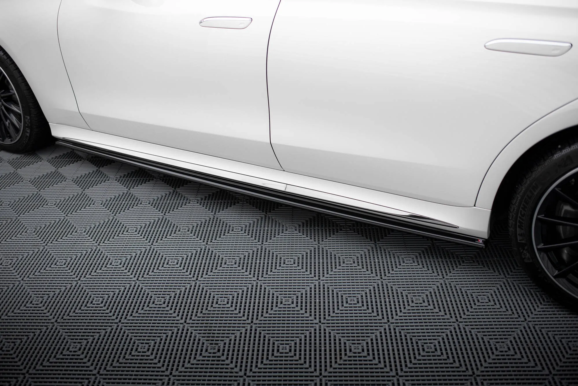 Sideskjørt Mercedes-Benz S Long (V223) AMG-Line 2020 - > | Glossy Black Edition – bilde 2