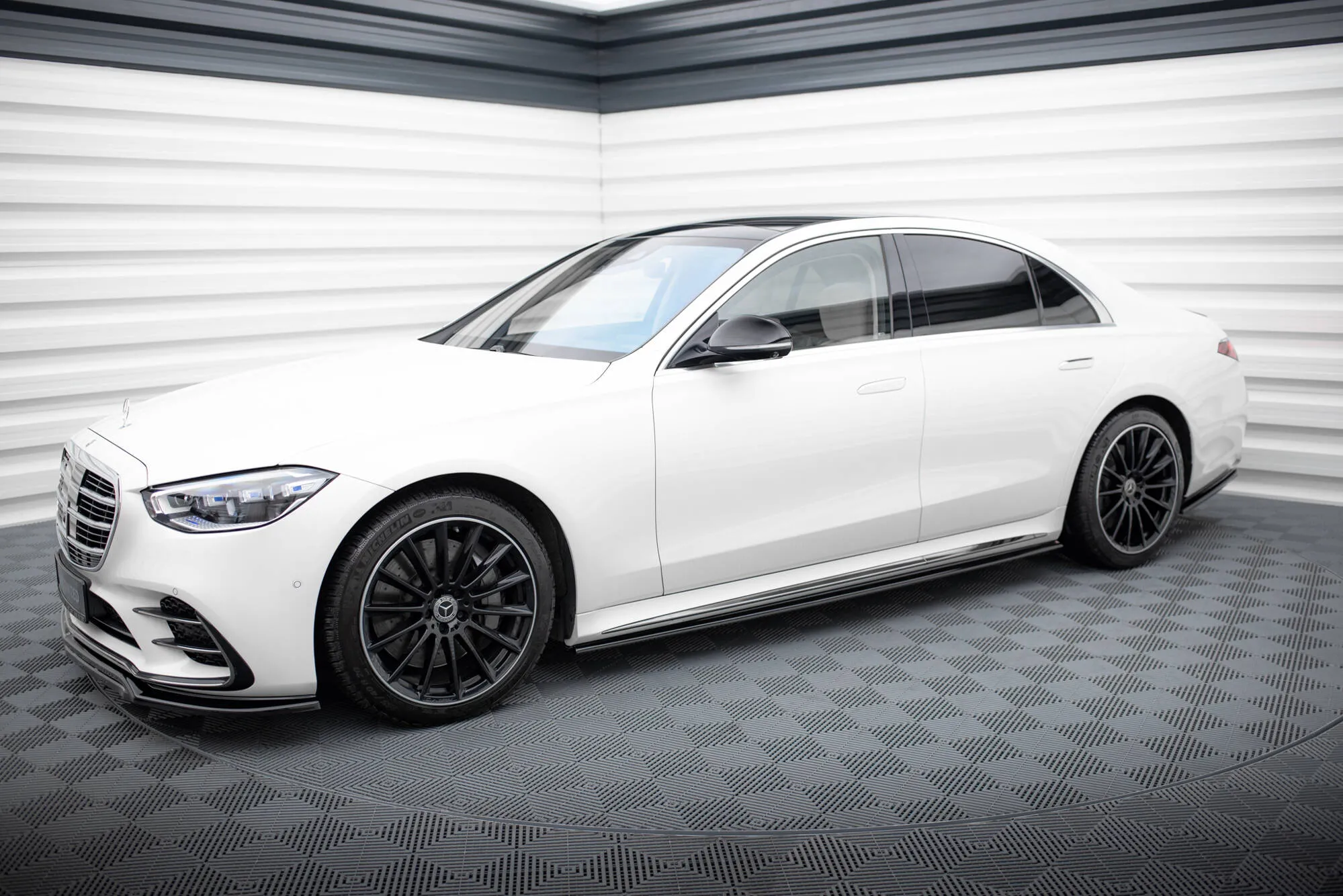 Sideskjørt Mercedes-Benz S Long (V223) AMG-Line 2020 - > | Glossy Black Edition – bilde 3