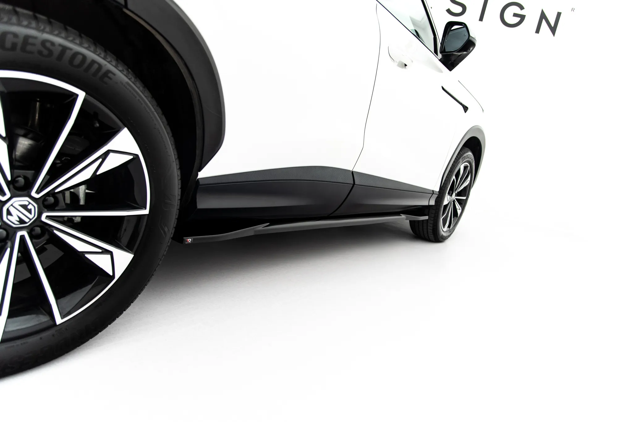 Sideskjørt MG HS II 2024 -> | Glossy Black Edition – bilde 2