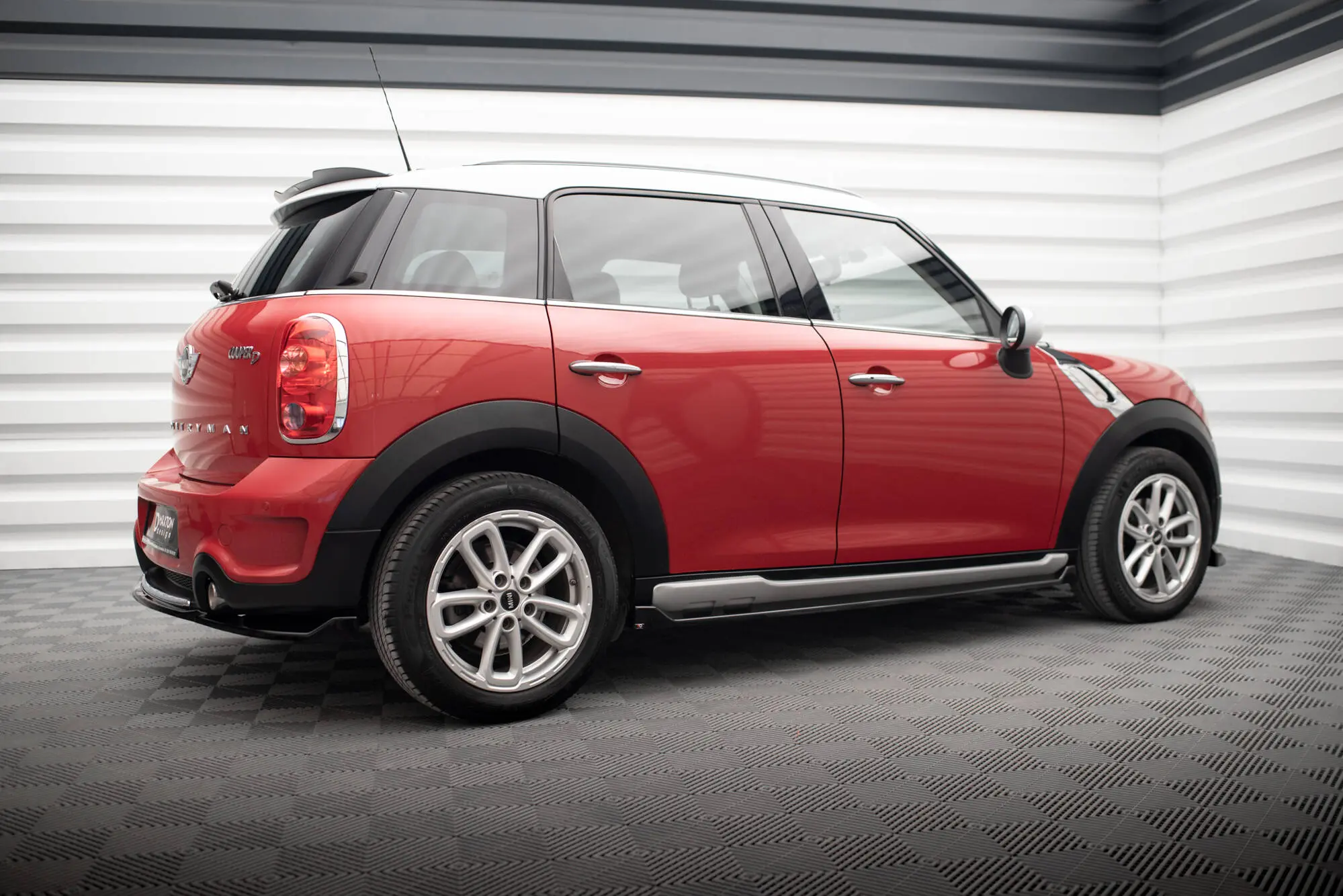 Sideskjørt Mini Cooper Countryman (R60) facelift 2014 - 2017 | Glossy Black Edition