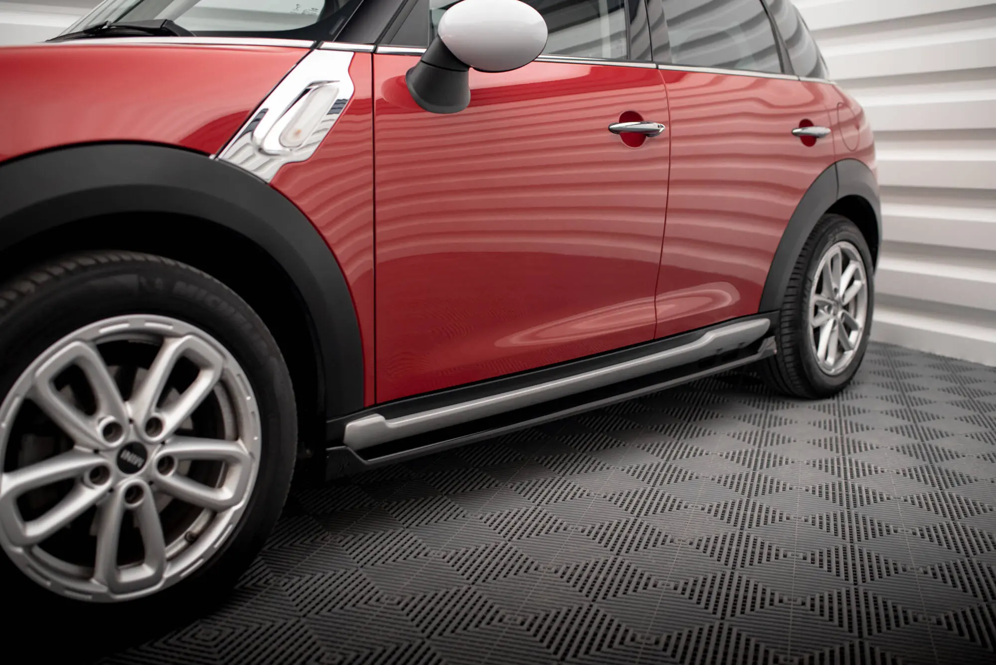 Sideskjørt Mini Cooper Countryman (R60) facelift 2014 - 2017 | Glossy Black Edition – bilde 4