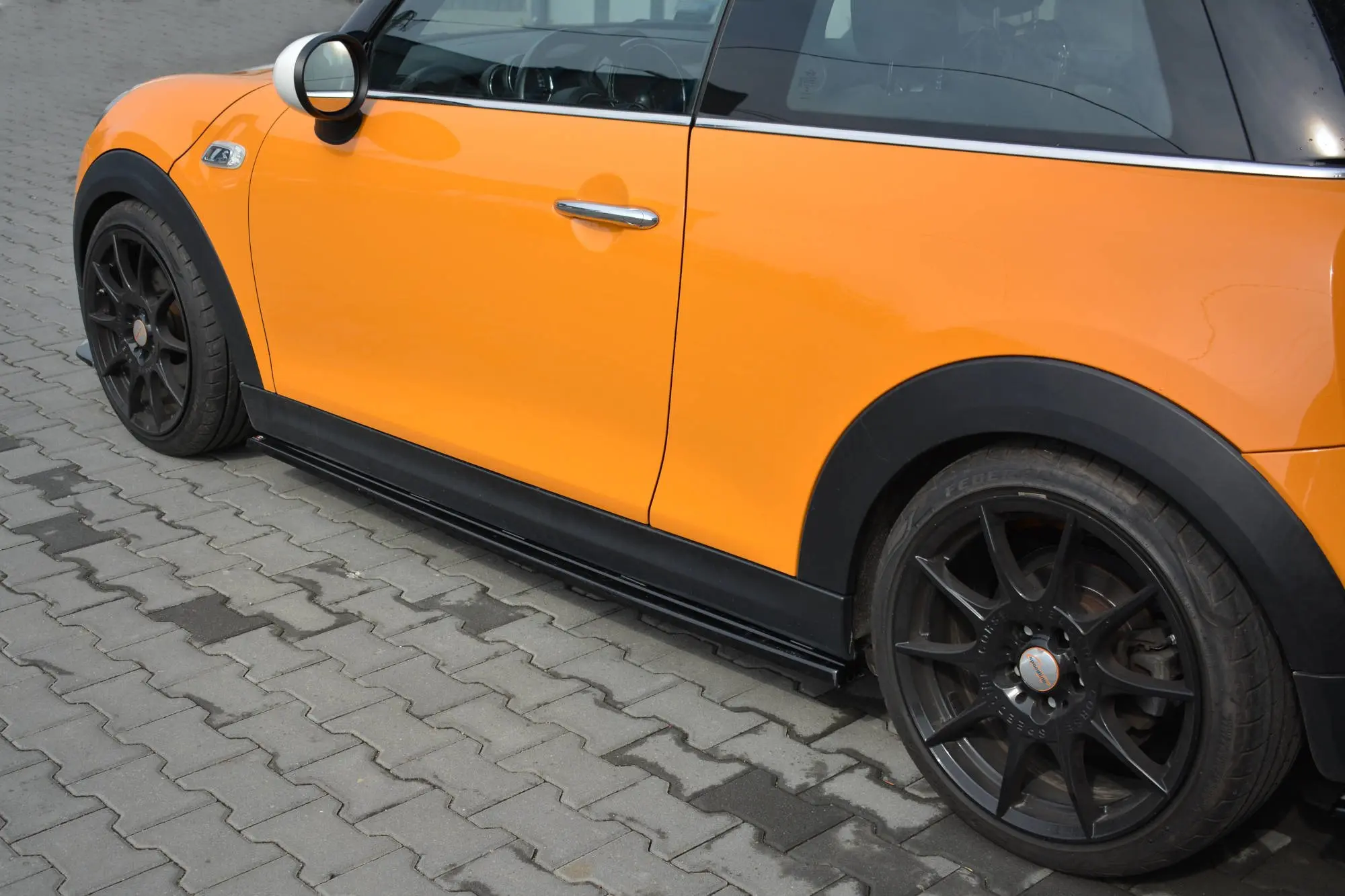 SIDESKJØRT Mini Cooper F56 Coupe Cabrio 2015 - 2017 – bilde 2