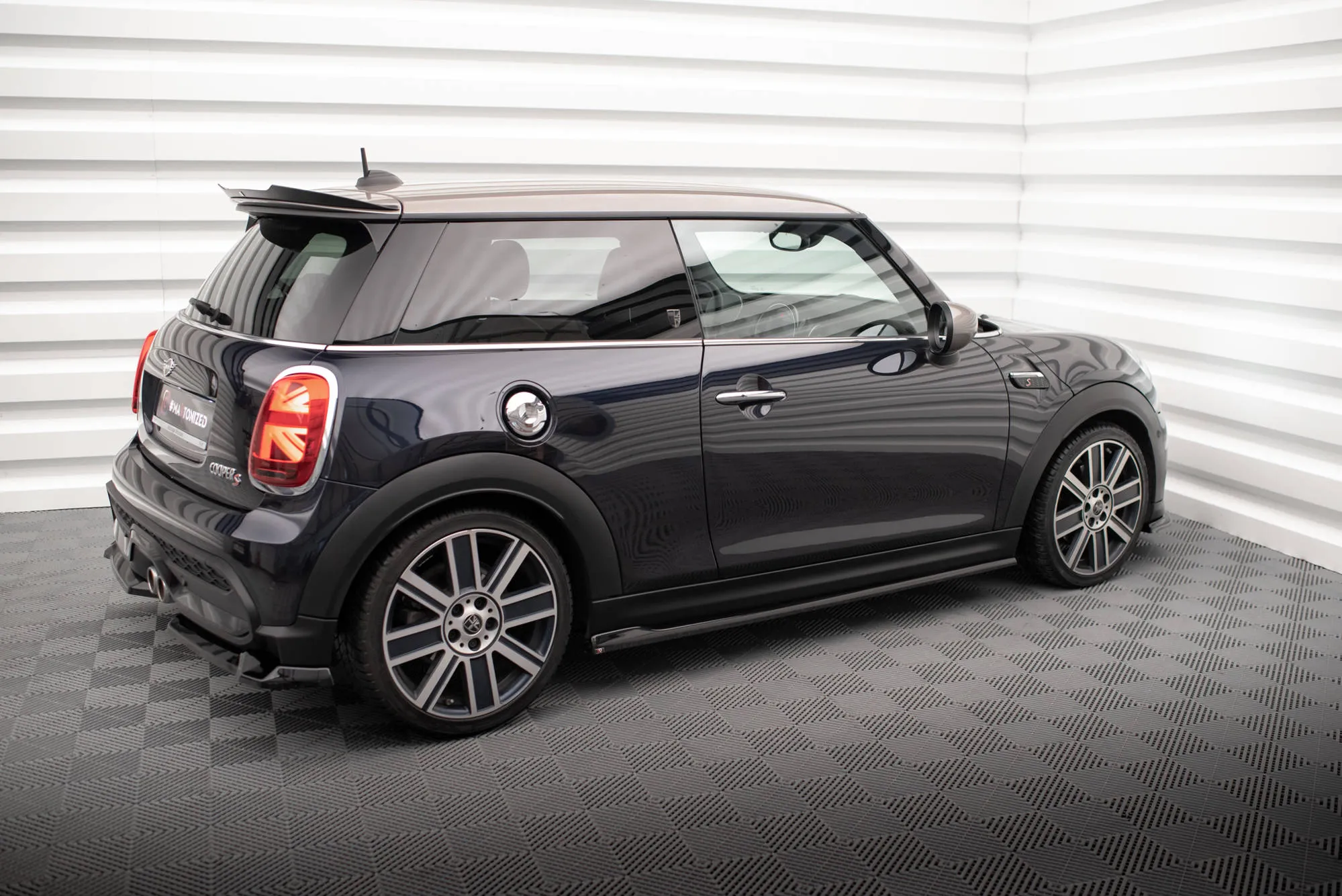 Sideskjørt Mini Cooper S (F56) Facelift 2022 -> | Glossy Black Edition – bilde 3