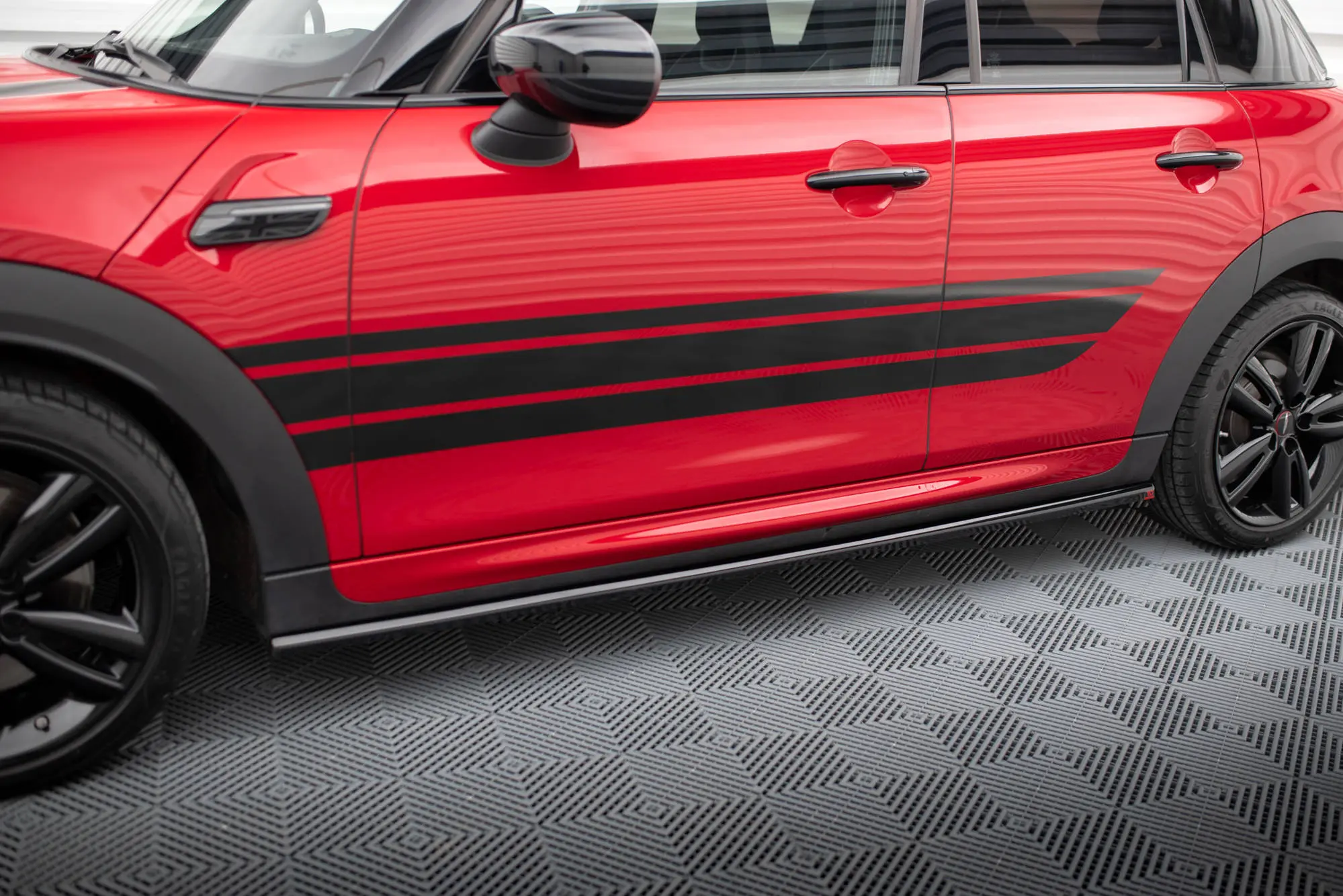 Sideskjørt MINI Cooper S (F56) John Cooper Works Facelift 2021 - 2024 | Glossy Black Edition